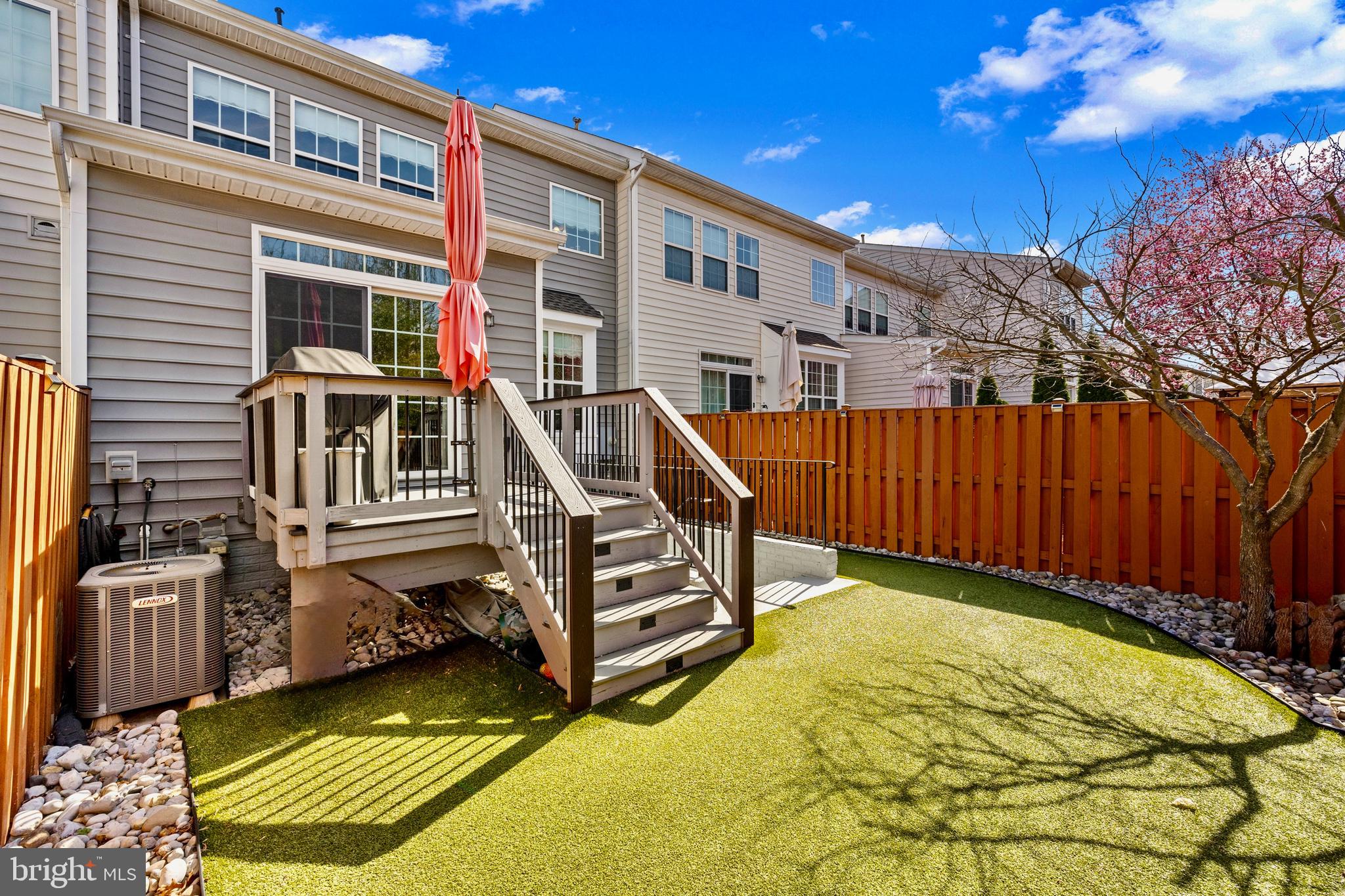 SADDLE RIDGE - Residential