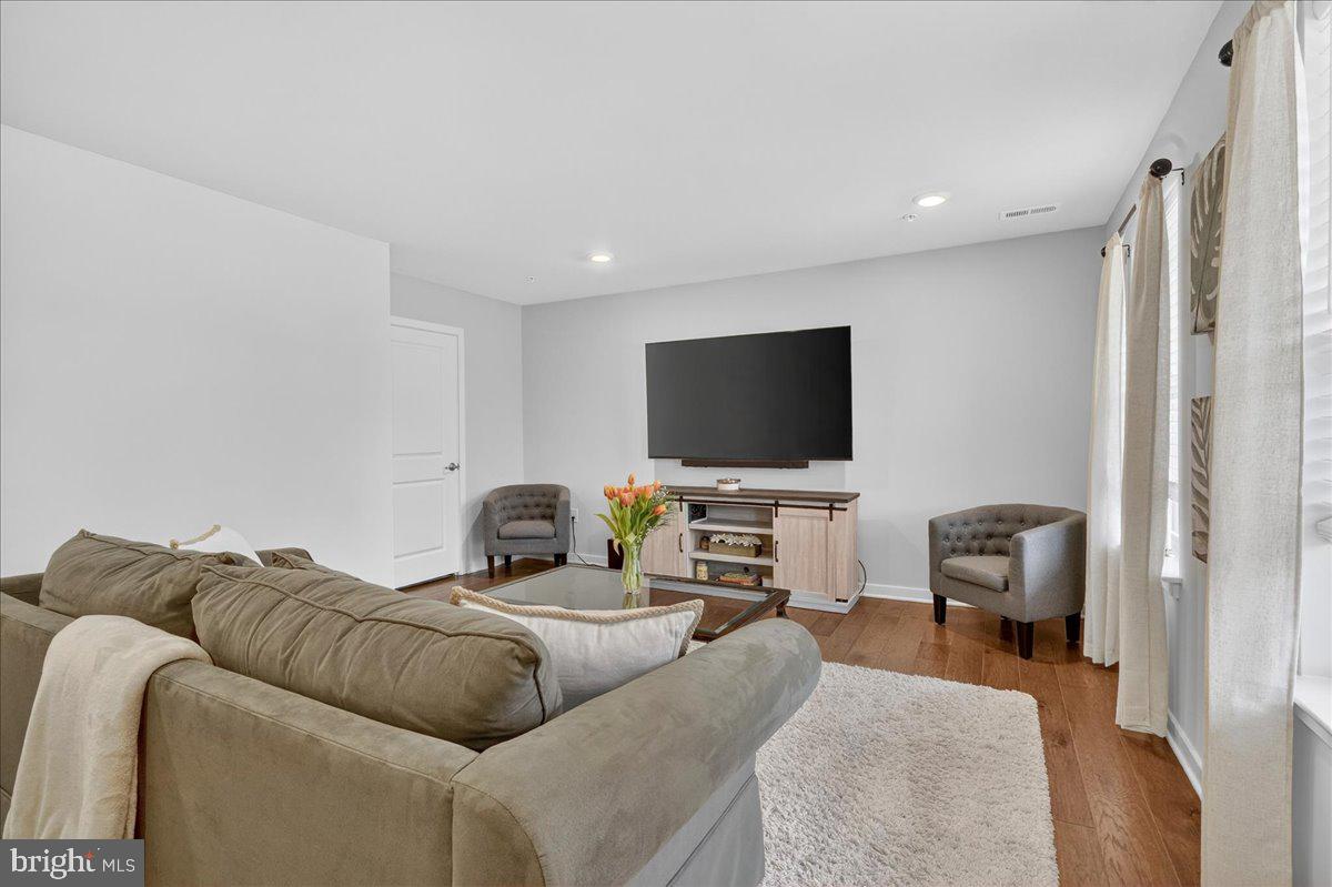 5121 FRANKLIN CIRCLE