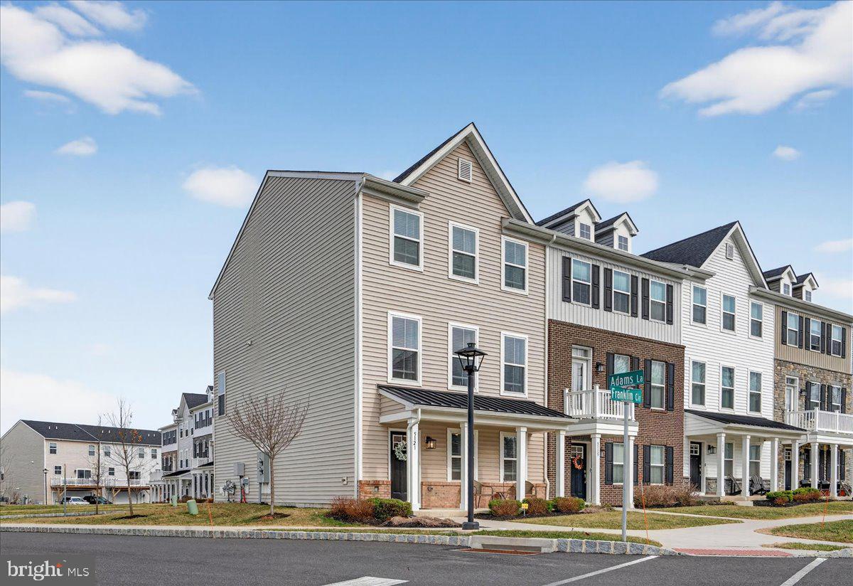 5121 FRANKLIN CIRCLE