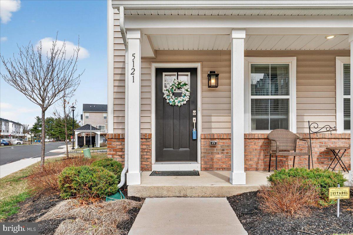 5121 FRANKLIN CIRCLE