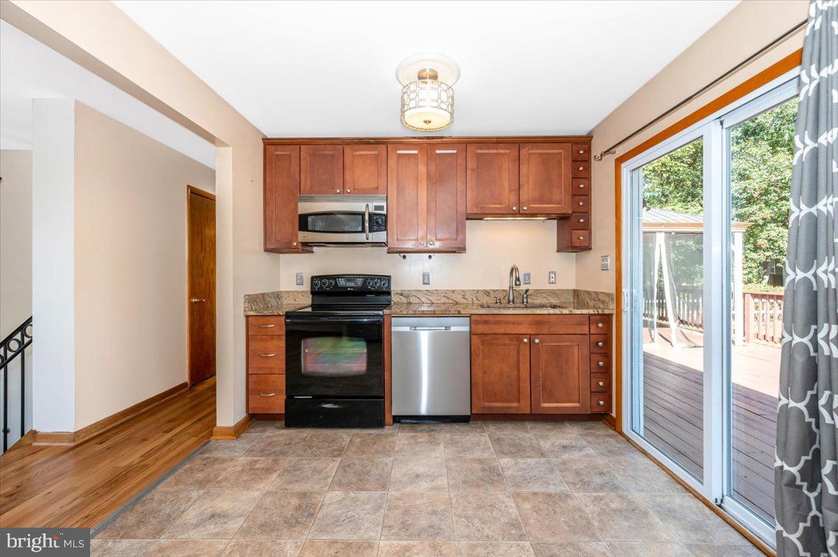 WISPERREN OAKS - Residential