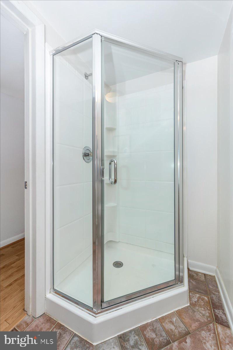 WISPERREN OAKS - Residential