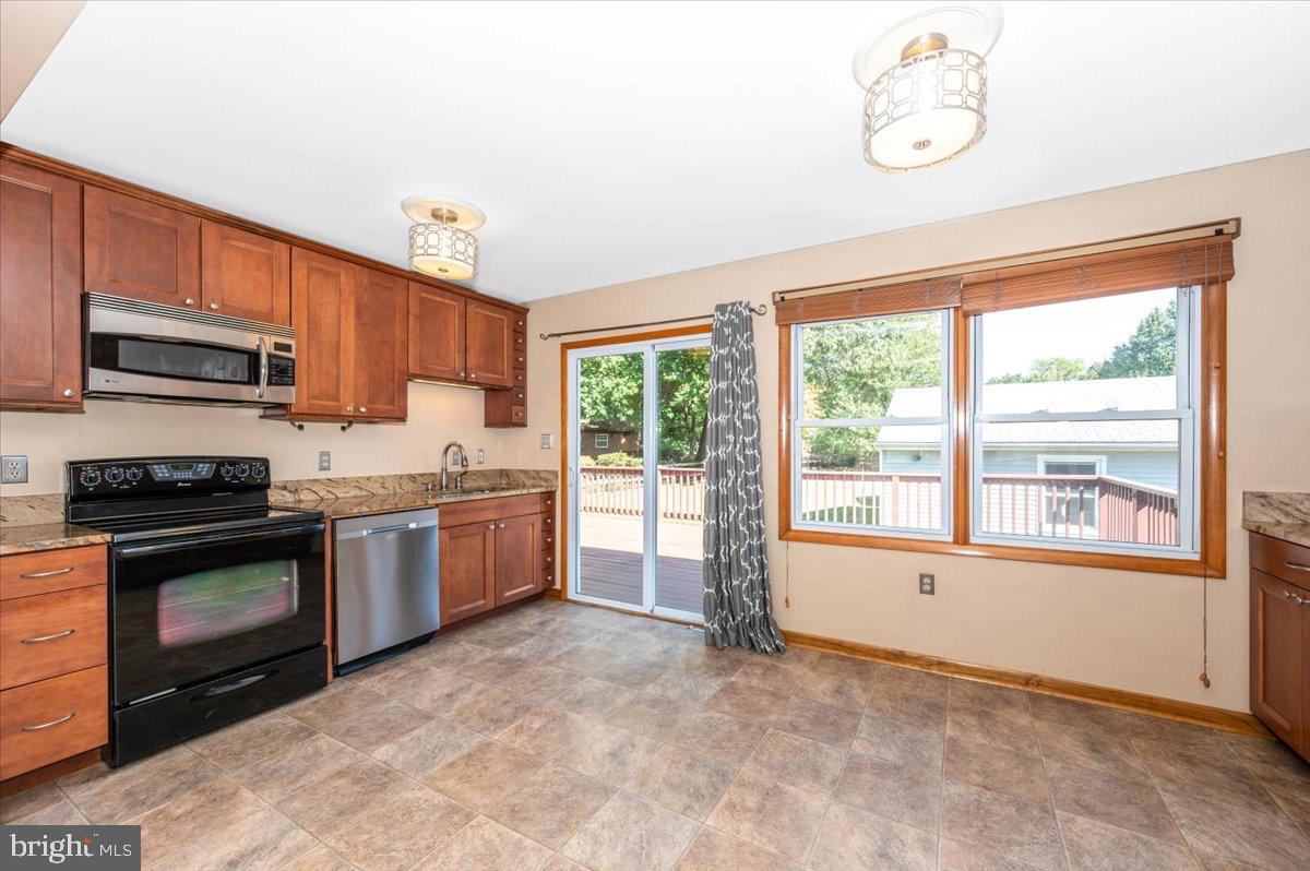 WISPERREN OAKS - Residential