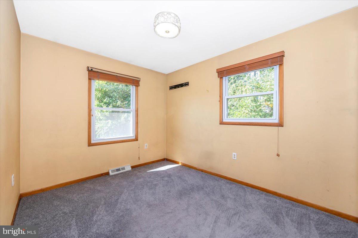 WISPERREN OAKS - Residential