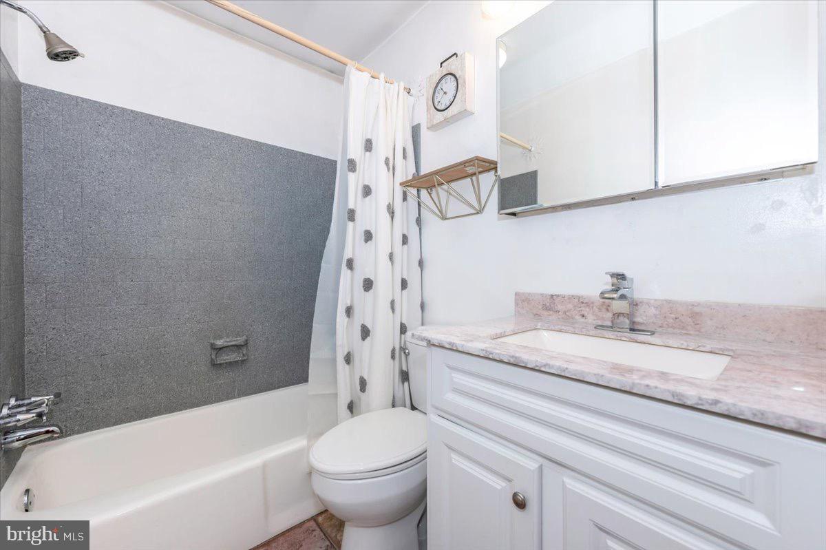 WISPERREN OAKS - Residential