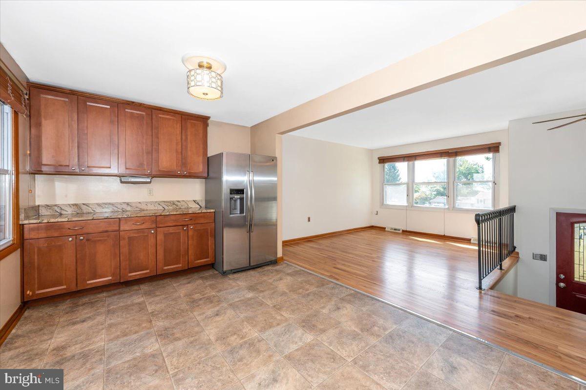 WISPERREN OAKS - Residential