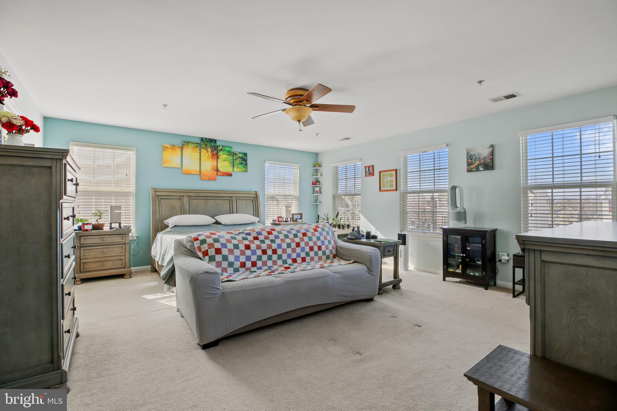 SUN MEADOW - Residential