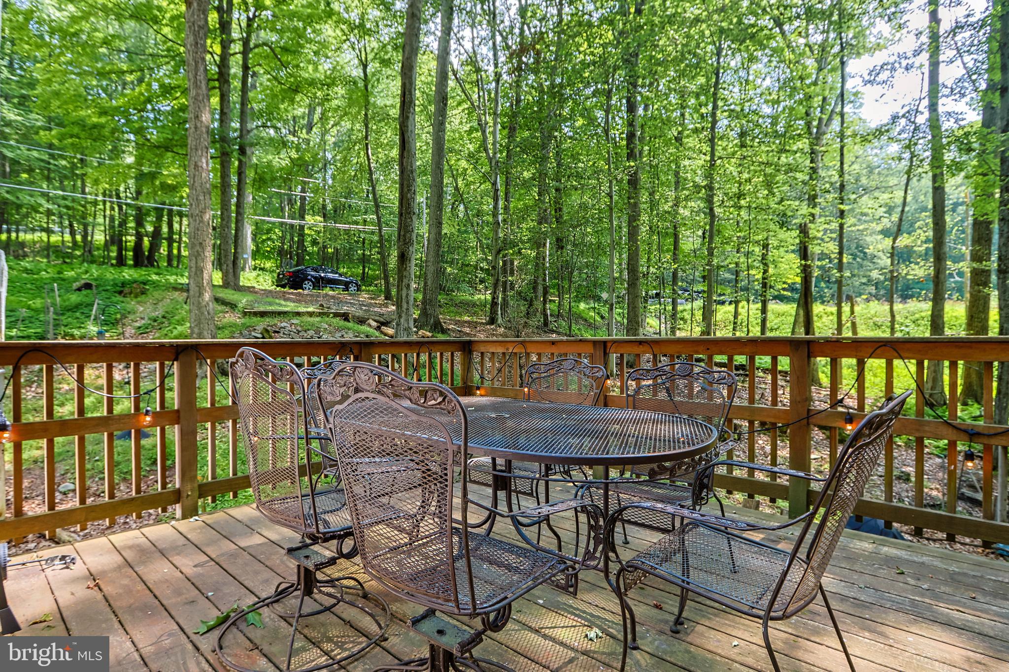 ARROWHEAD  LAKES - Residential