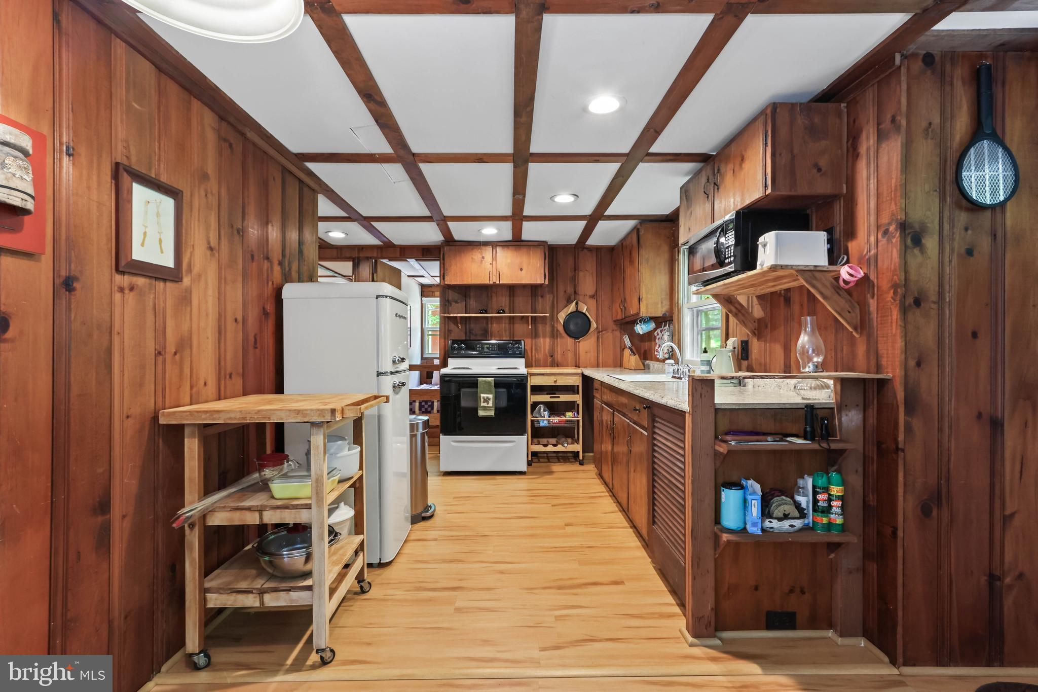 ARROWHEAD  LAKES - Residential