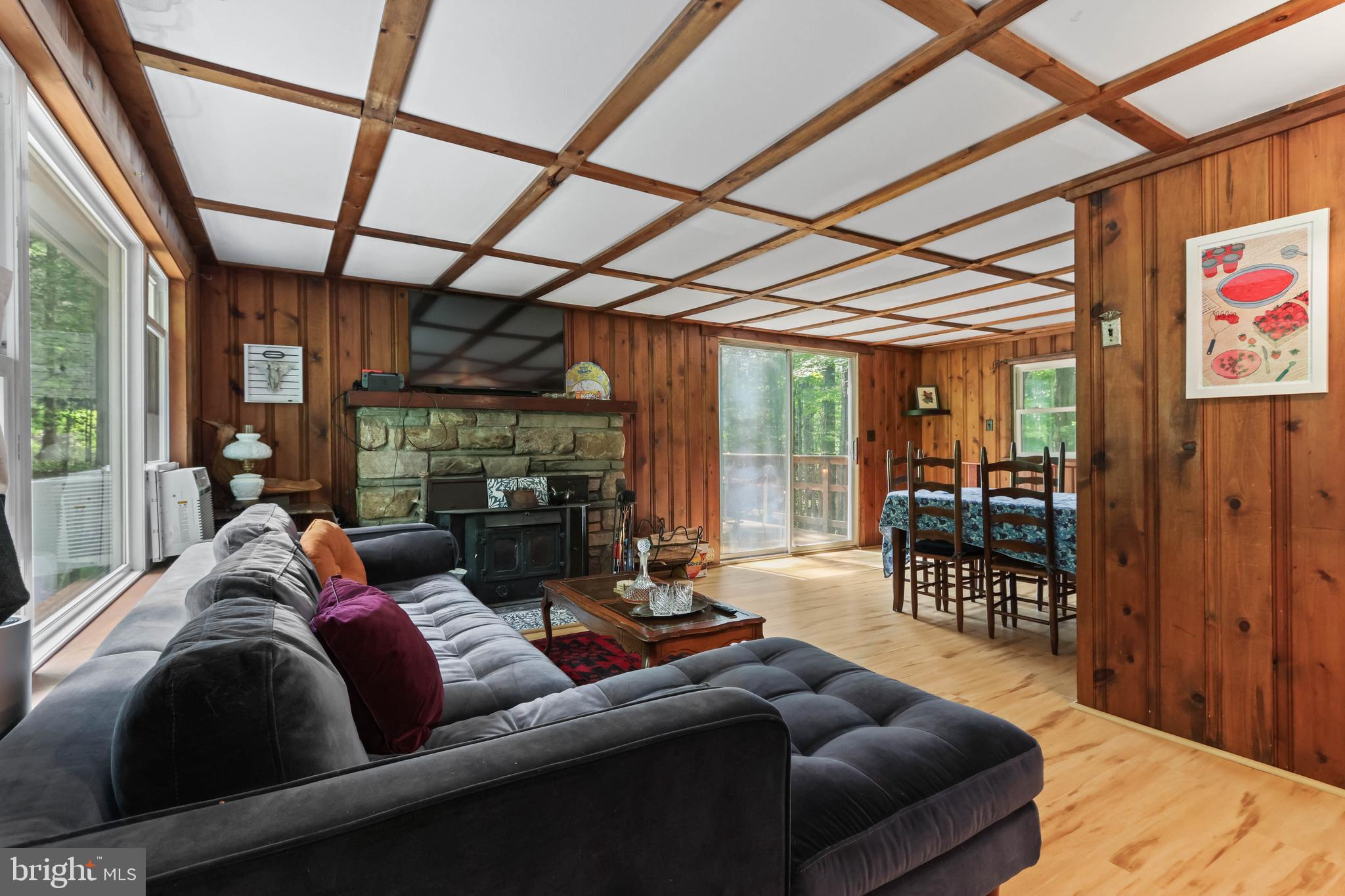 ARROWHEAD  LAKES - Residential