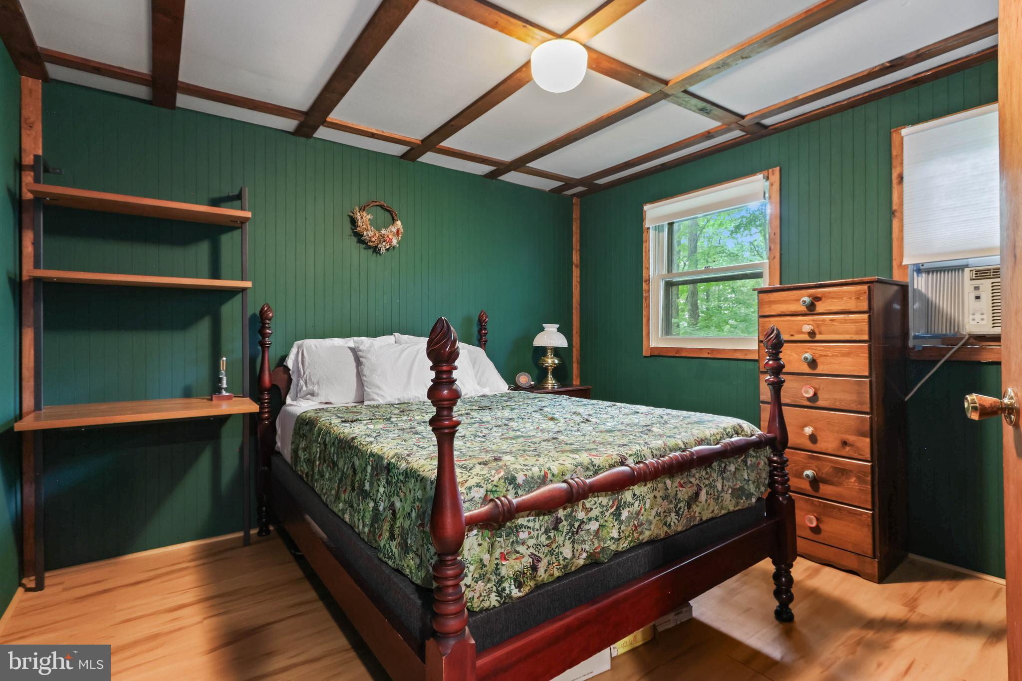 ARROWHEAD  LAKES - Residential