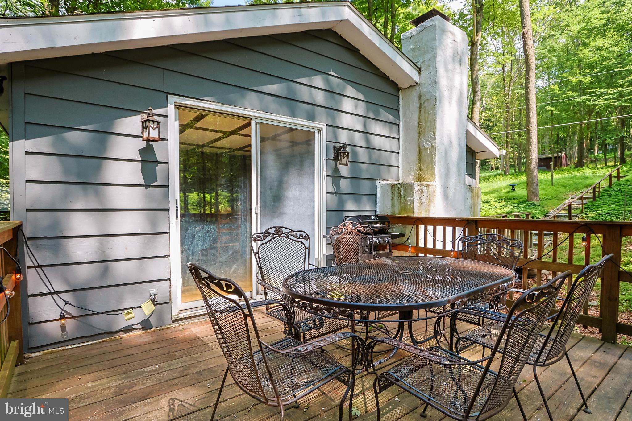 ARROWHEAD  LAKES - Residential