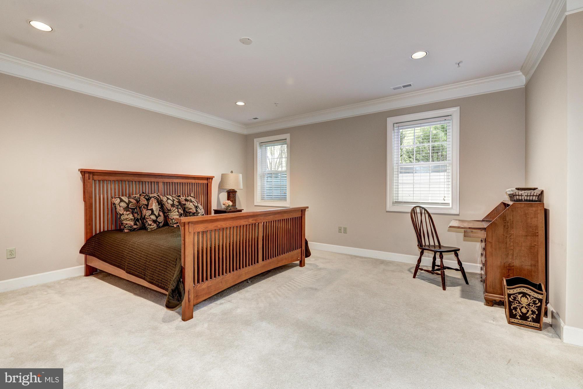 RIVER FALLS - Residential