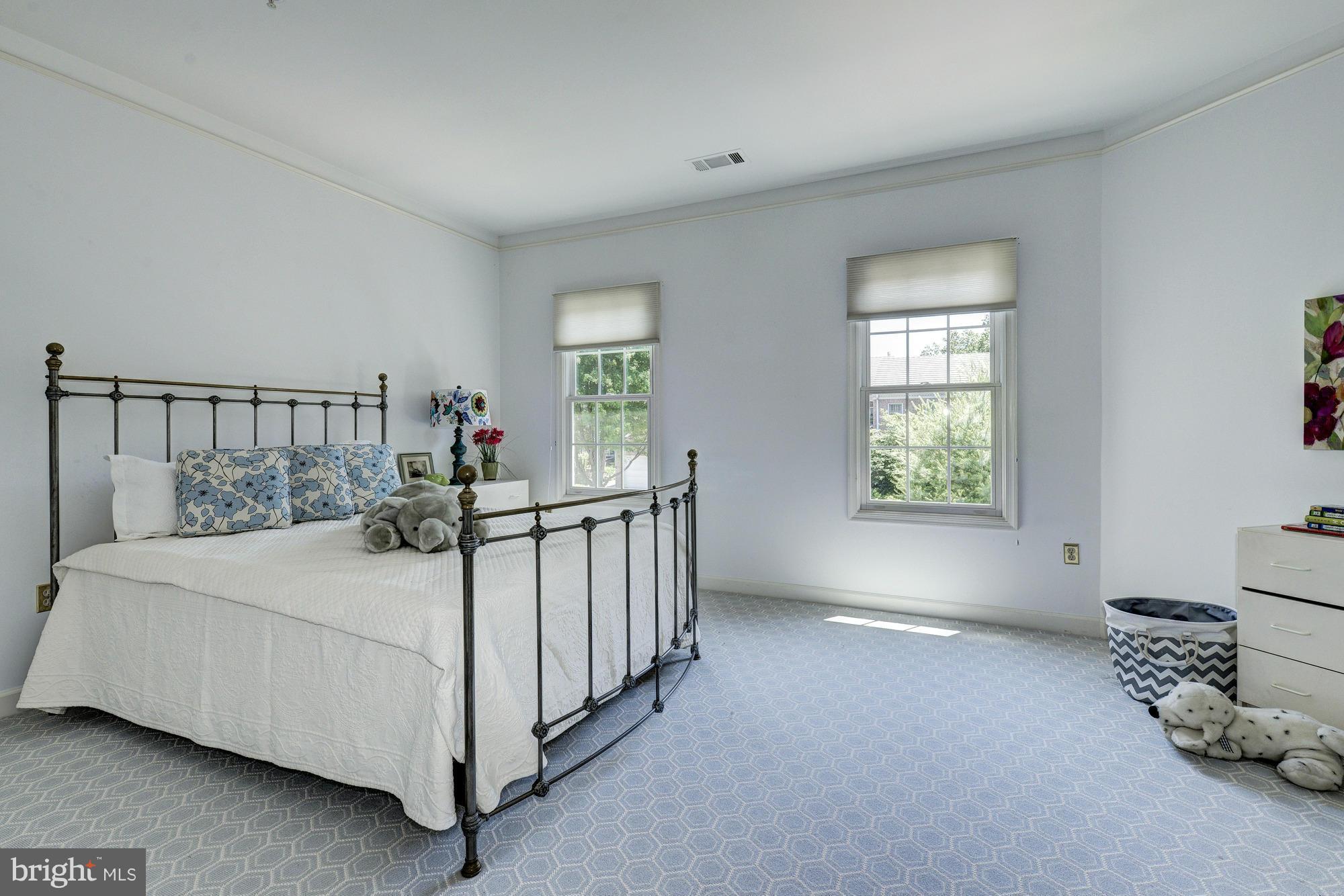 RIVER FALLS - Residential