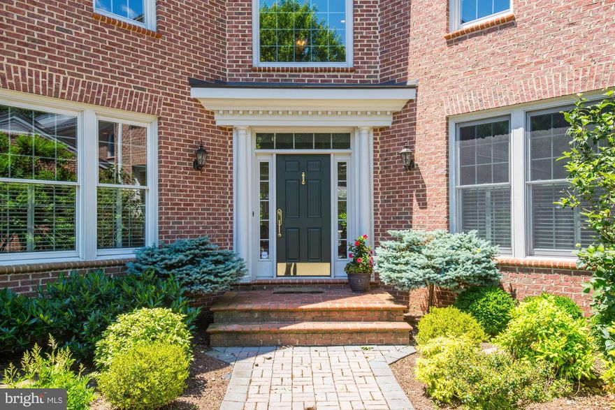 Absolutely picture perfect! Lives like a single family house w/multiple living areas . High ceilings, open flr plan, southern exposure. 1st flr study, Kitchen w/prof. grade appliances open to FR, scrn porch; Mstr Suite, sitting rm/2nd home office, walk-in closets, new marble bath. Daylight, w/o lwr lvl, Au pair Suite. Front/back staircases. Low maintenance bkyd, stone patio. Near Old Anglers/Canal