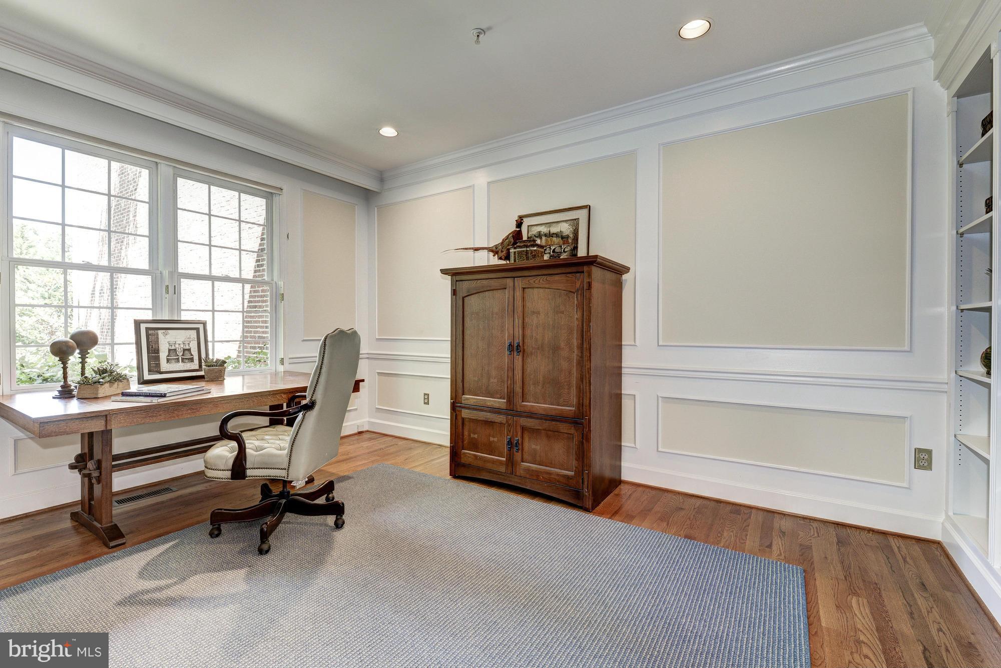 RIVER FALLS - Residential