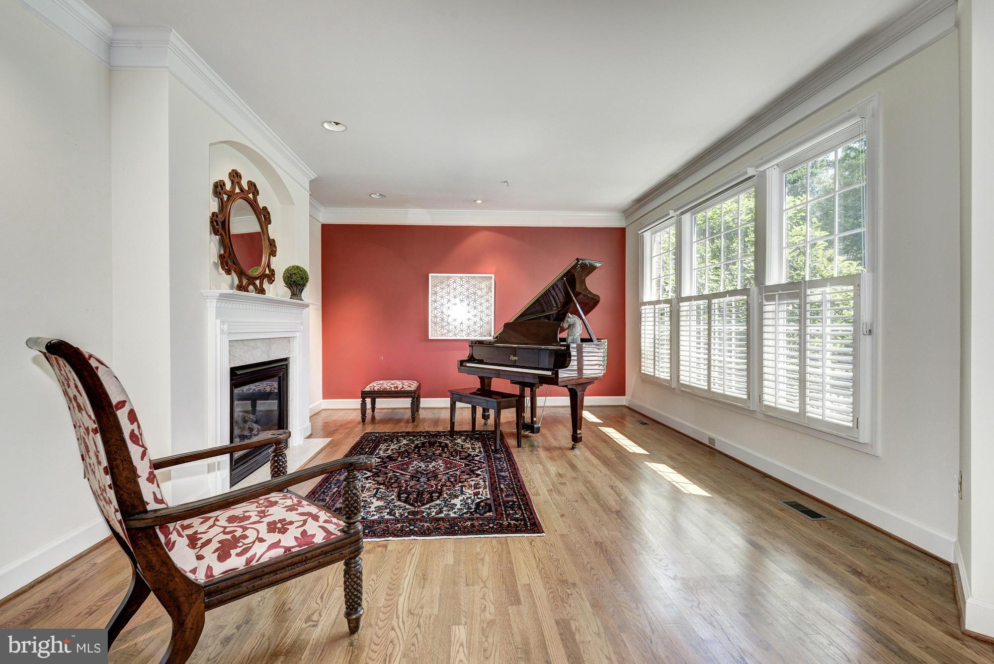 RIVER FALLS - Residential