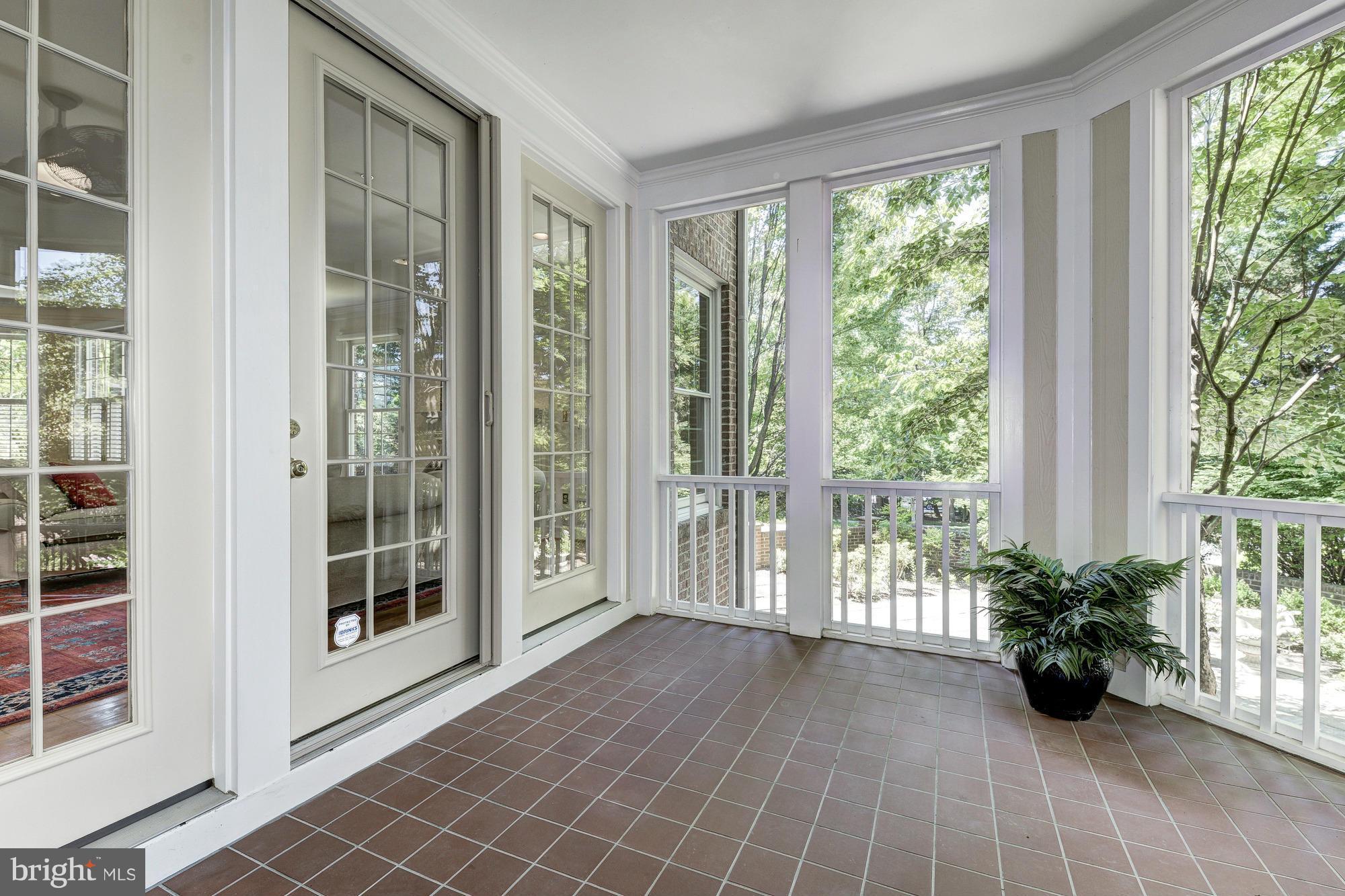 RIVER FALLS - Residential