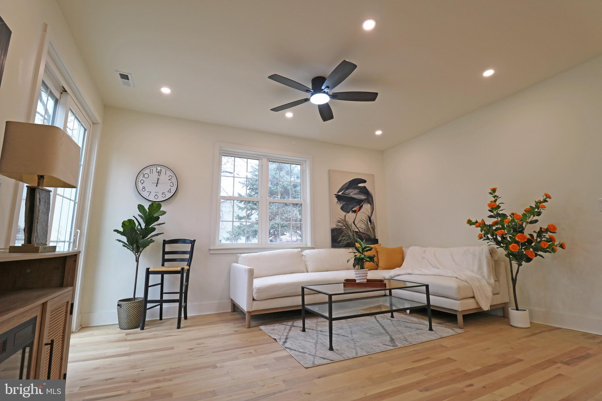 TWIN OAKS - Residential