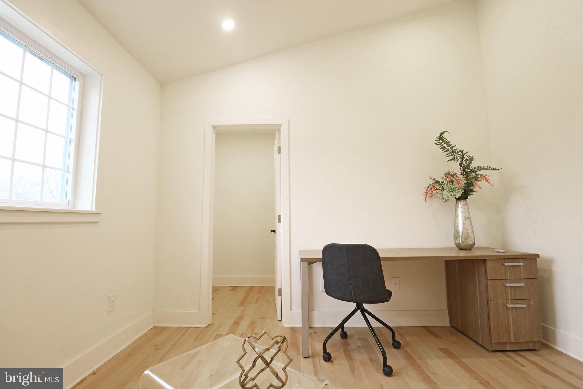 TWIN OAKS - Residential