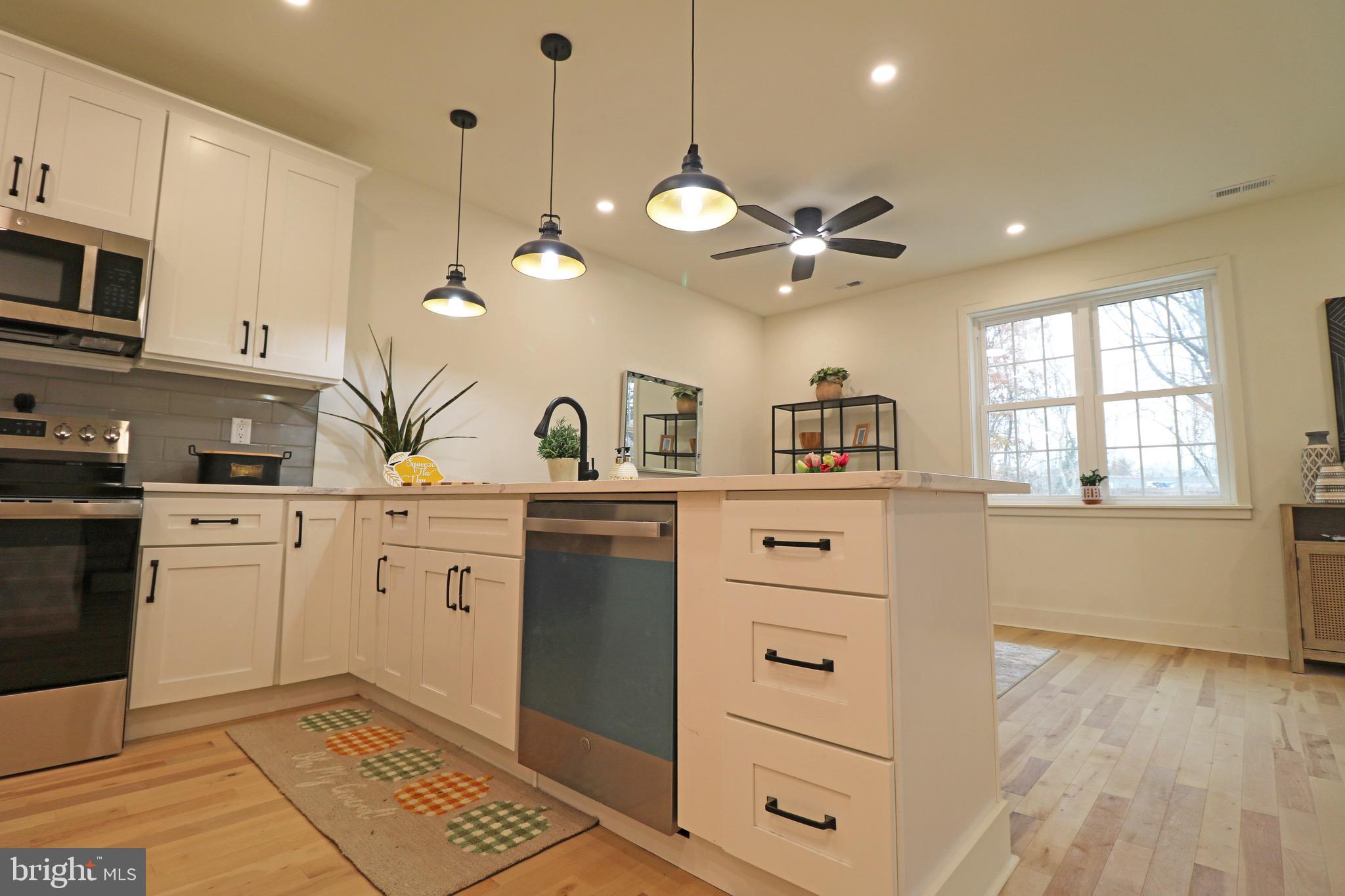 TWIN OAKS - Residential