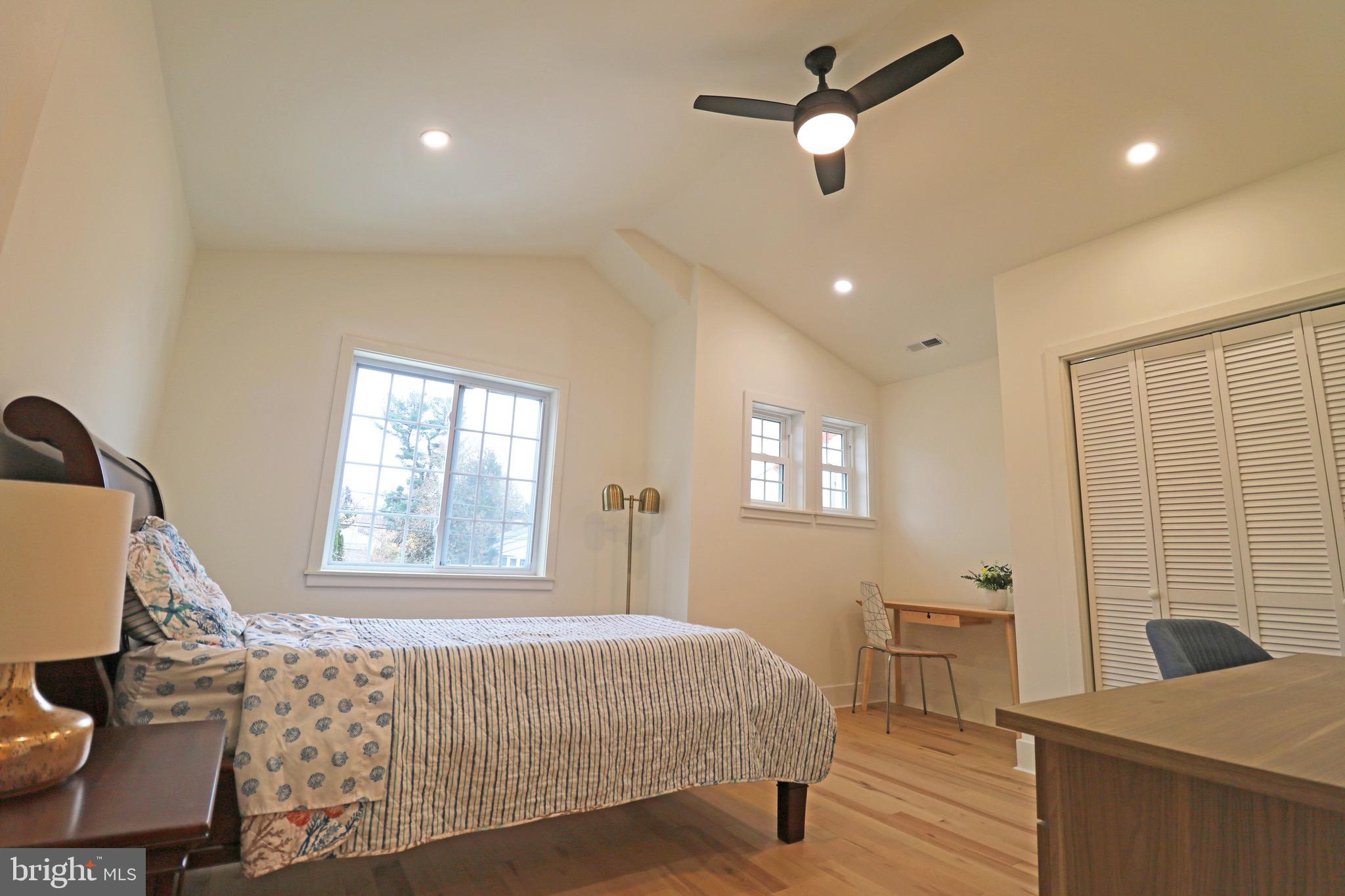 TWIN OAKS - Residential