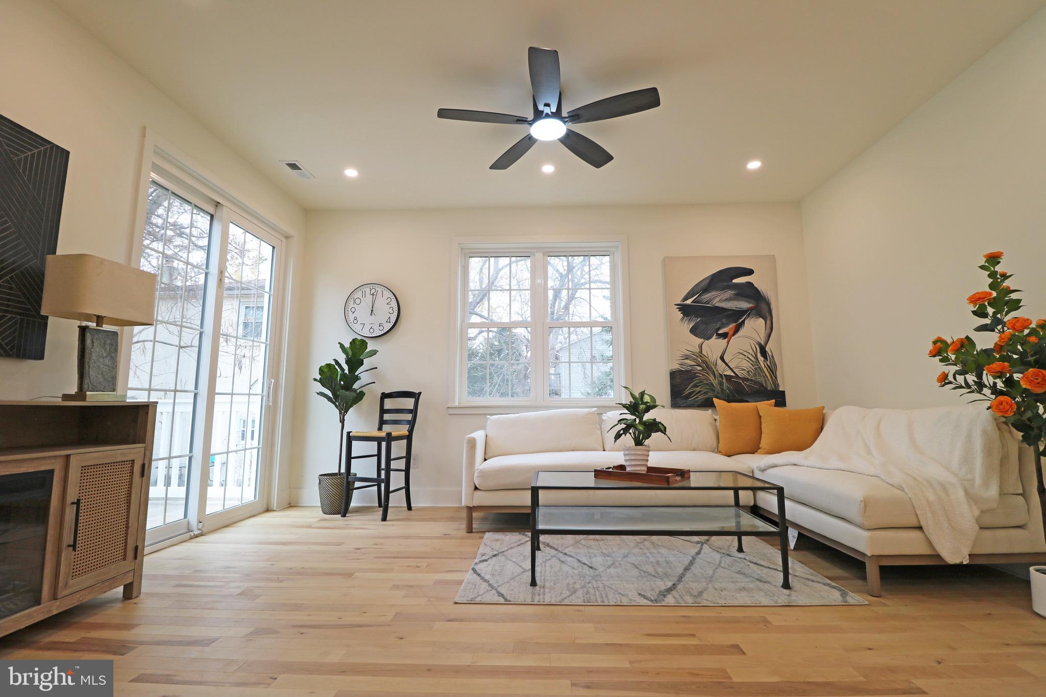 TWIN OAKS - Residential