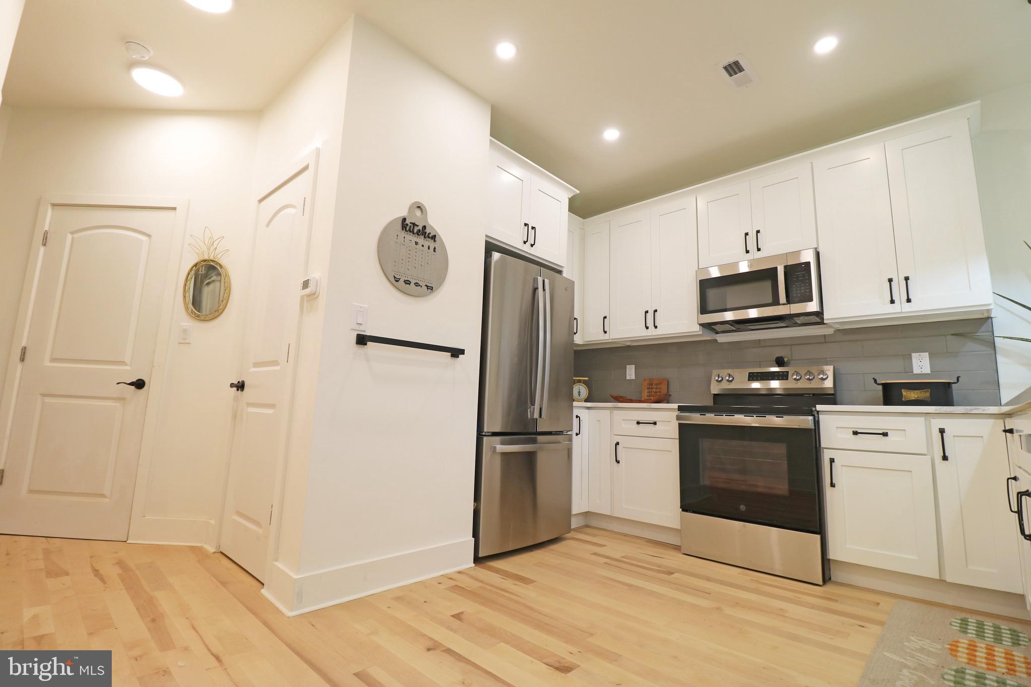 TWIN OAKS - Residential