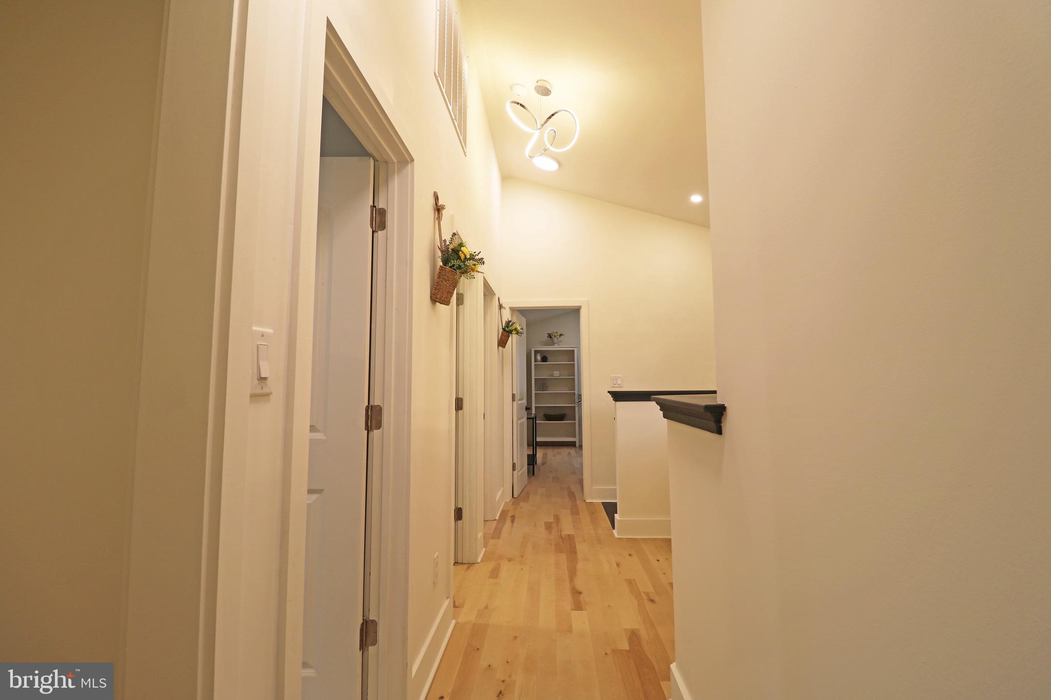 TWIN OAKS - Residential