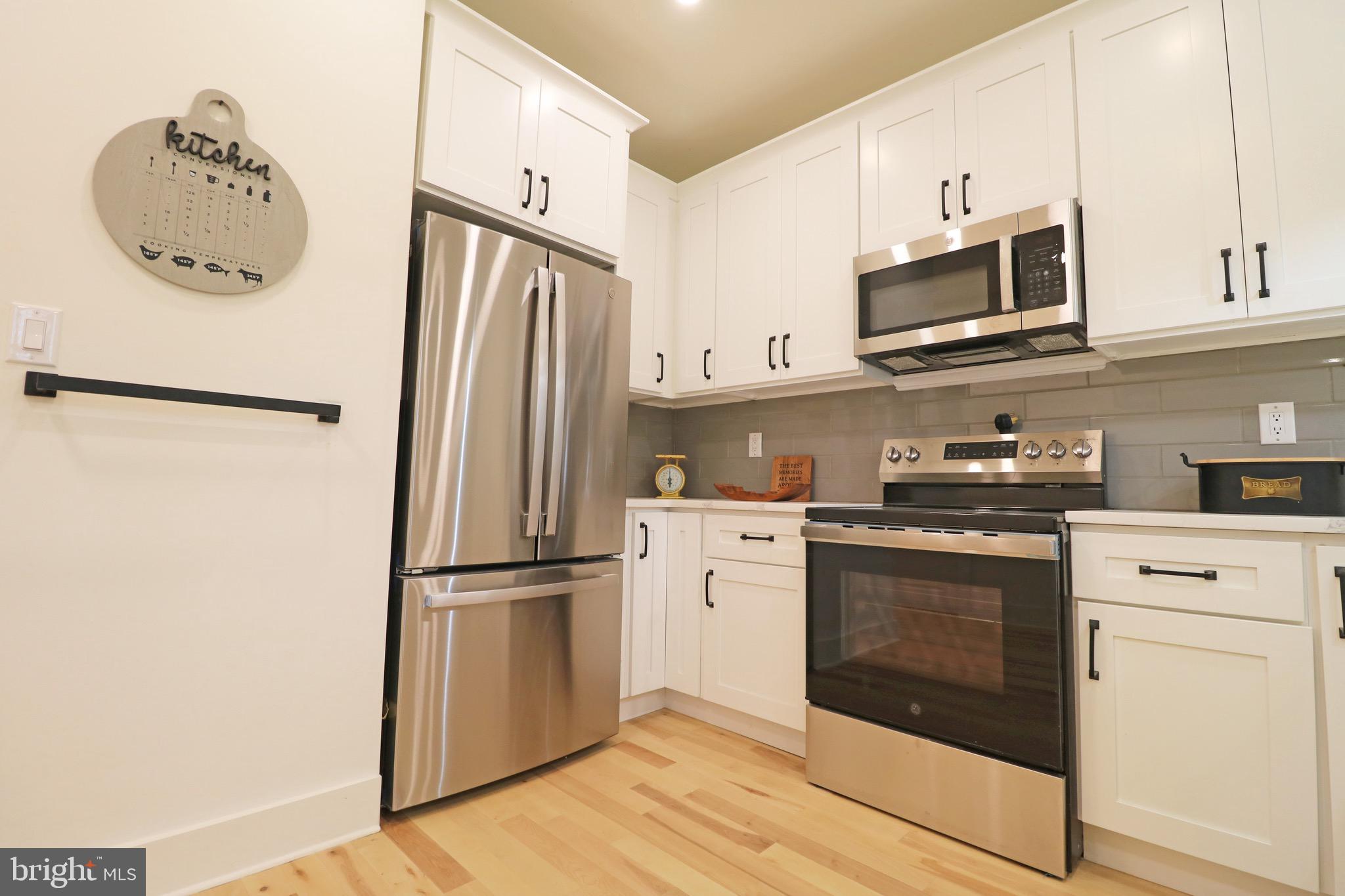 TWIN OAKS - Residential