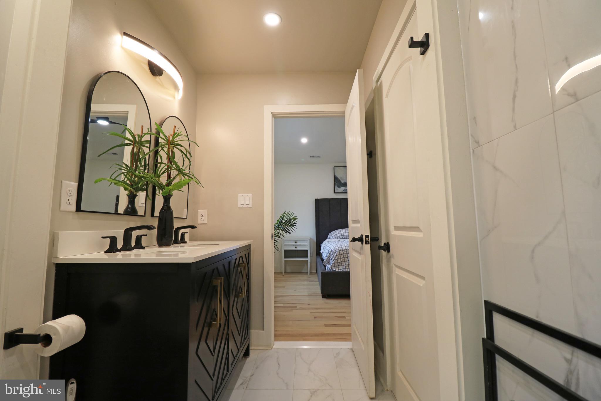 TWIN OAKS - Residential