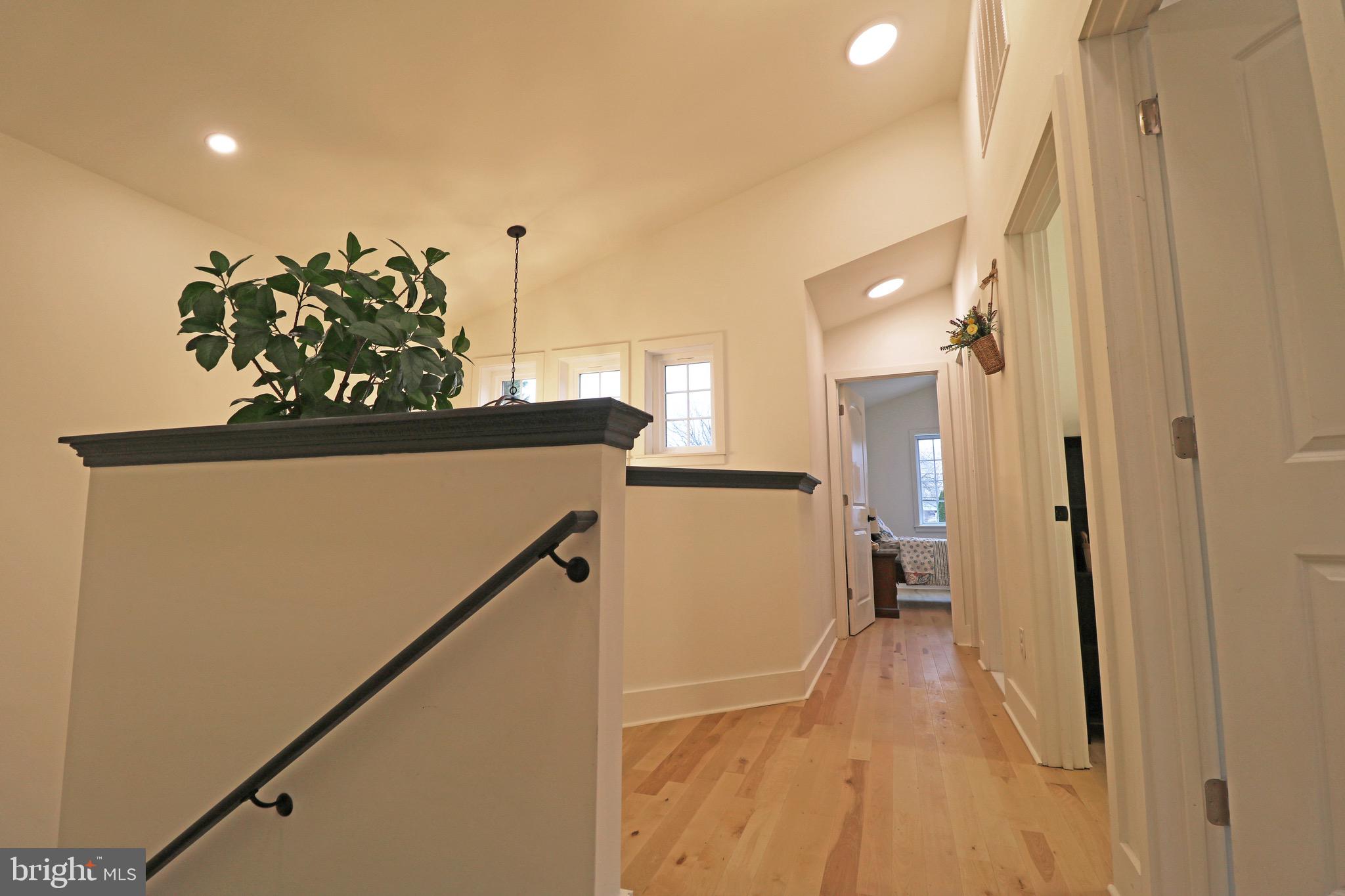 TWIN OAKS - Residential