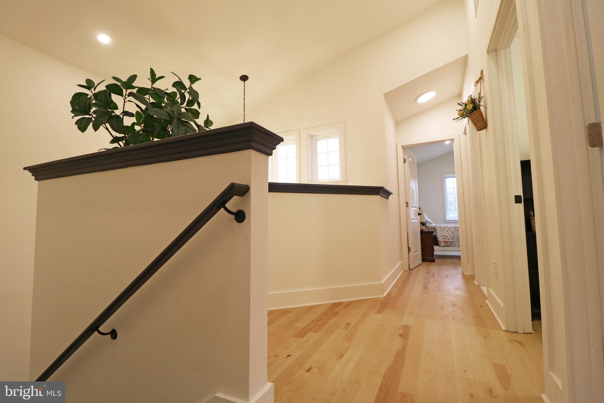 TWIN OAKS - Residential