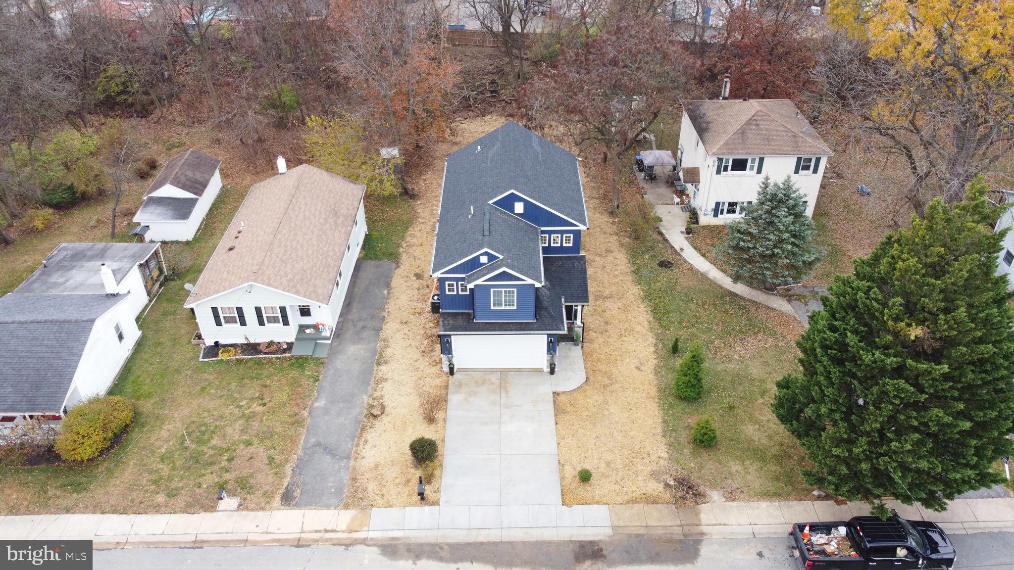 TWIN OAKS - Residential