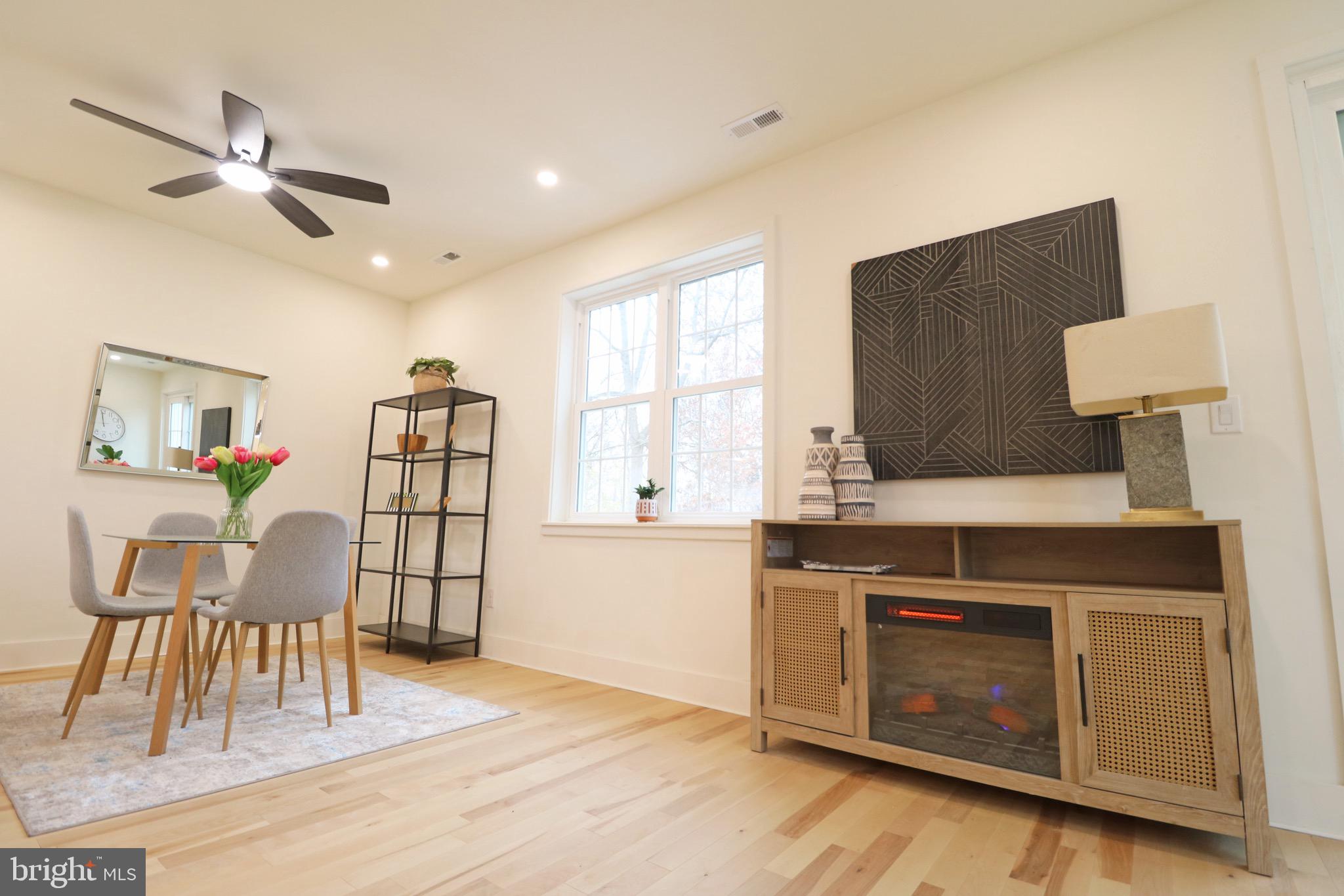 TWIN OAKS - Residential