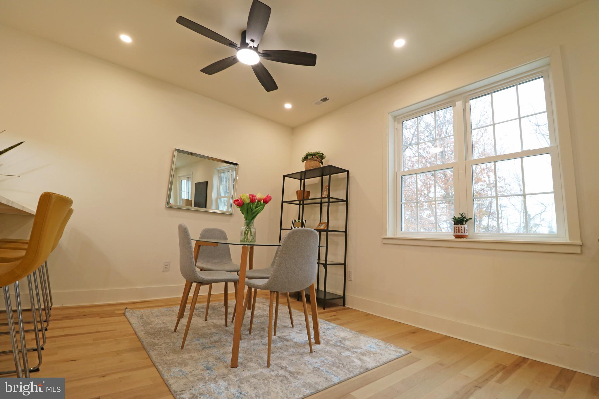 TWIN OAKS - Residential