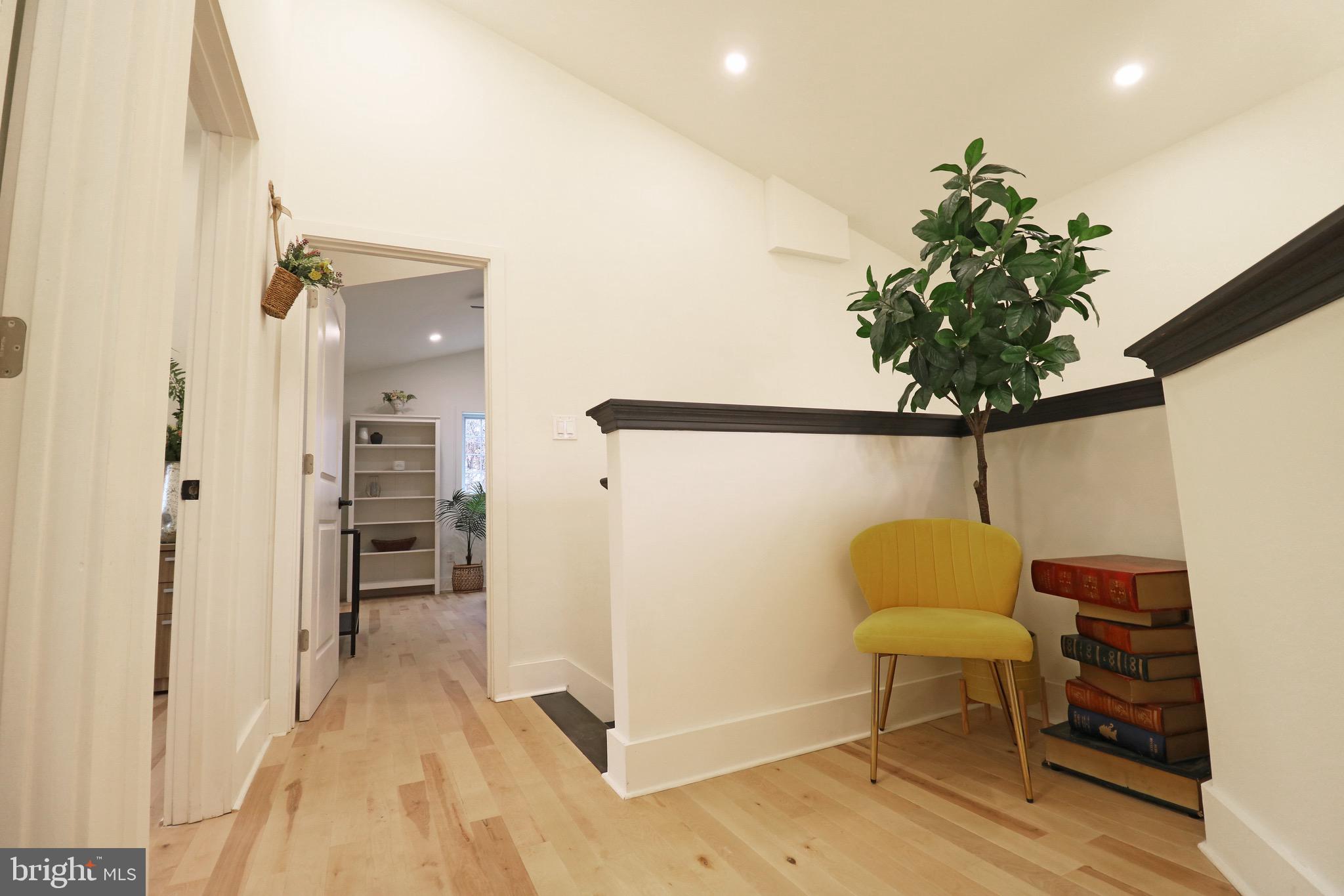 TWIN OAKS - Residential