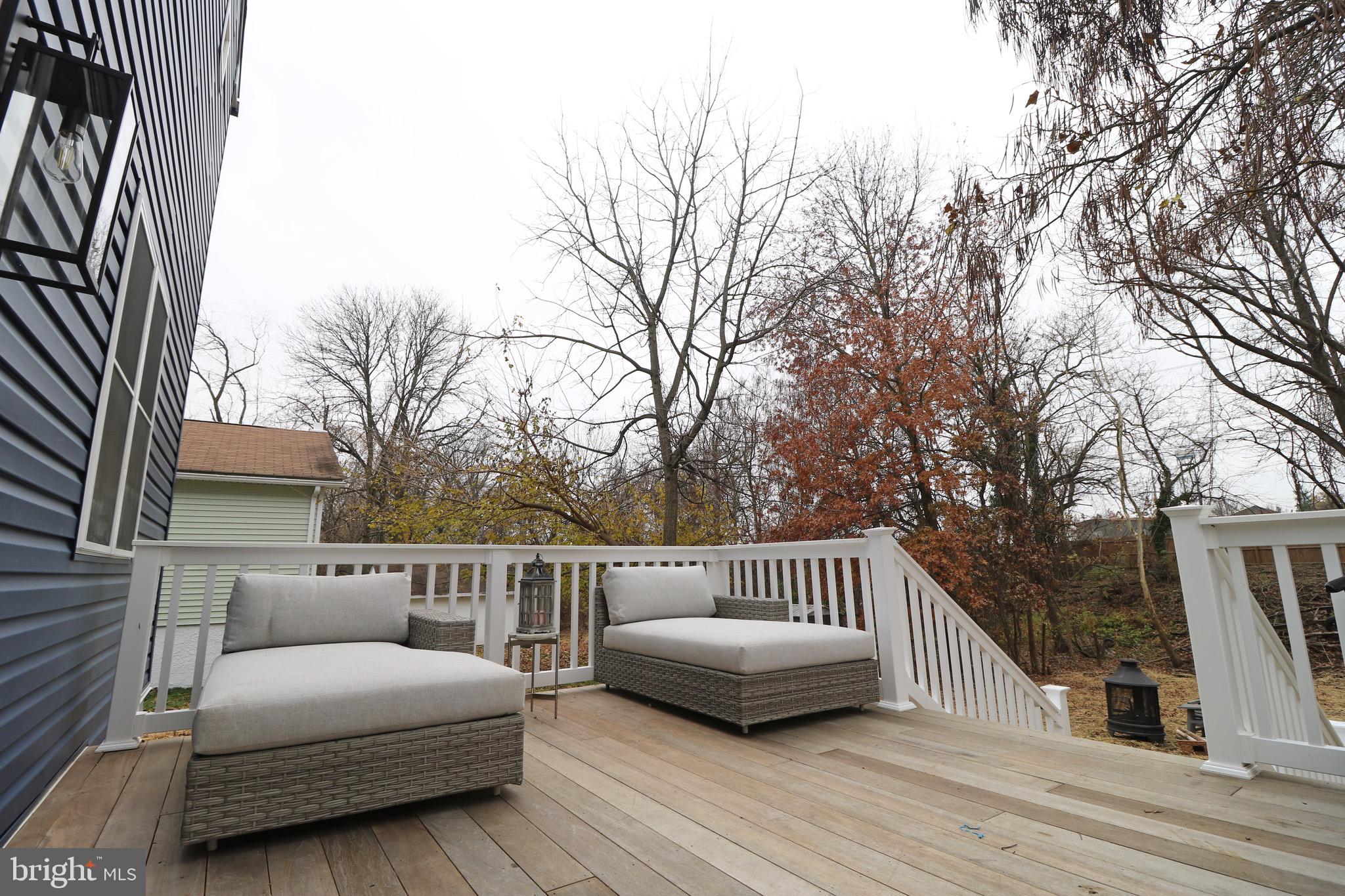 TWIN OAKS - Residential