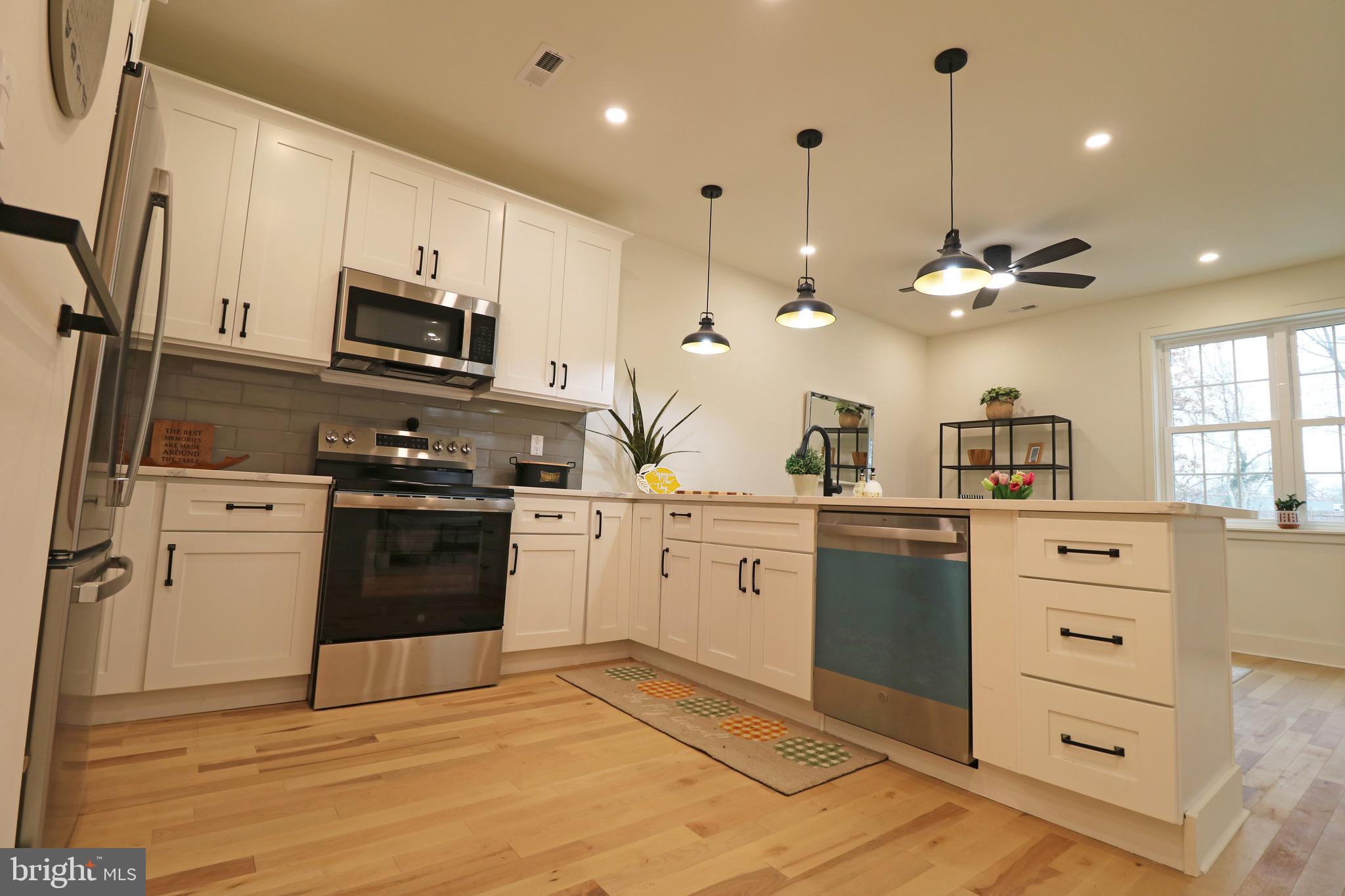 TWIN OAKS - Residential