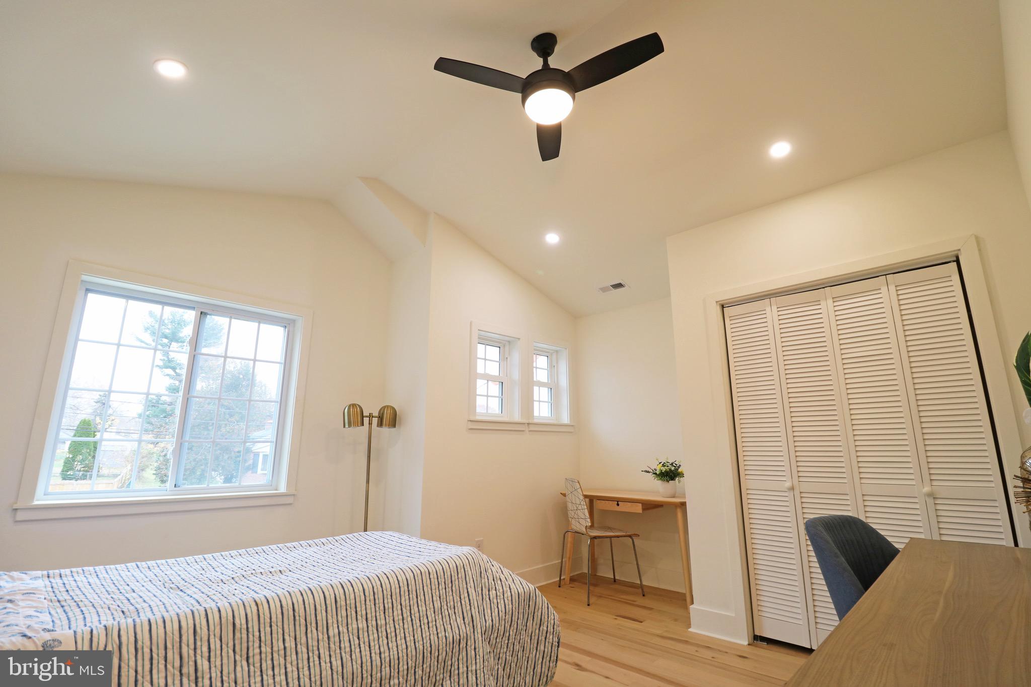 TWIN OAKS - Residential