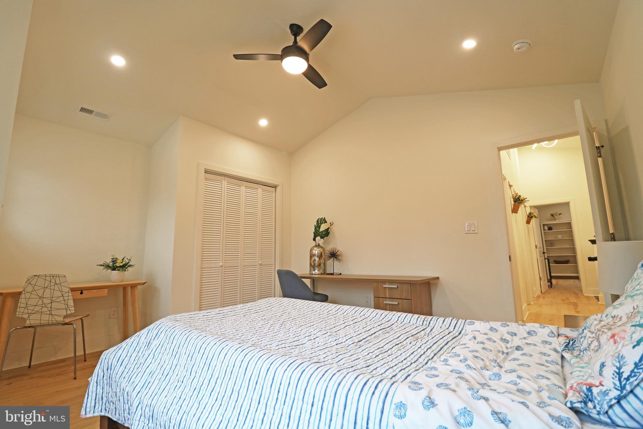 TWIN OAKS - Residential