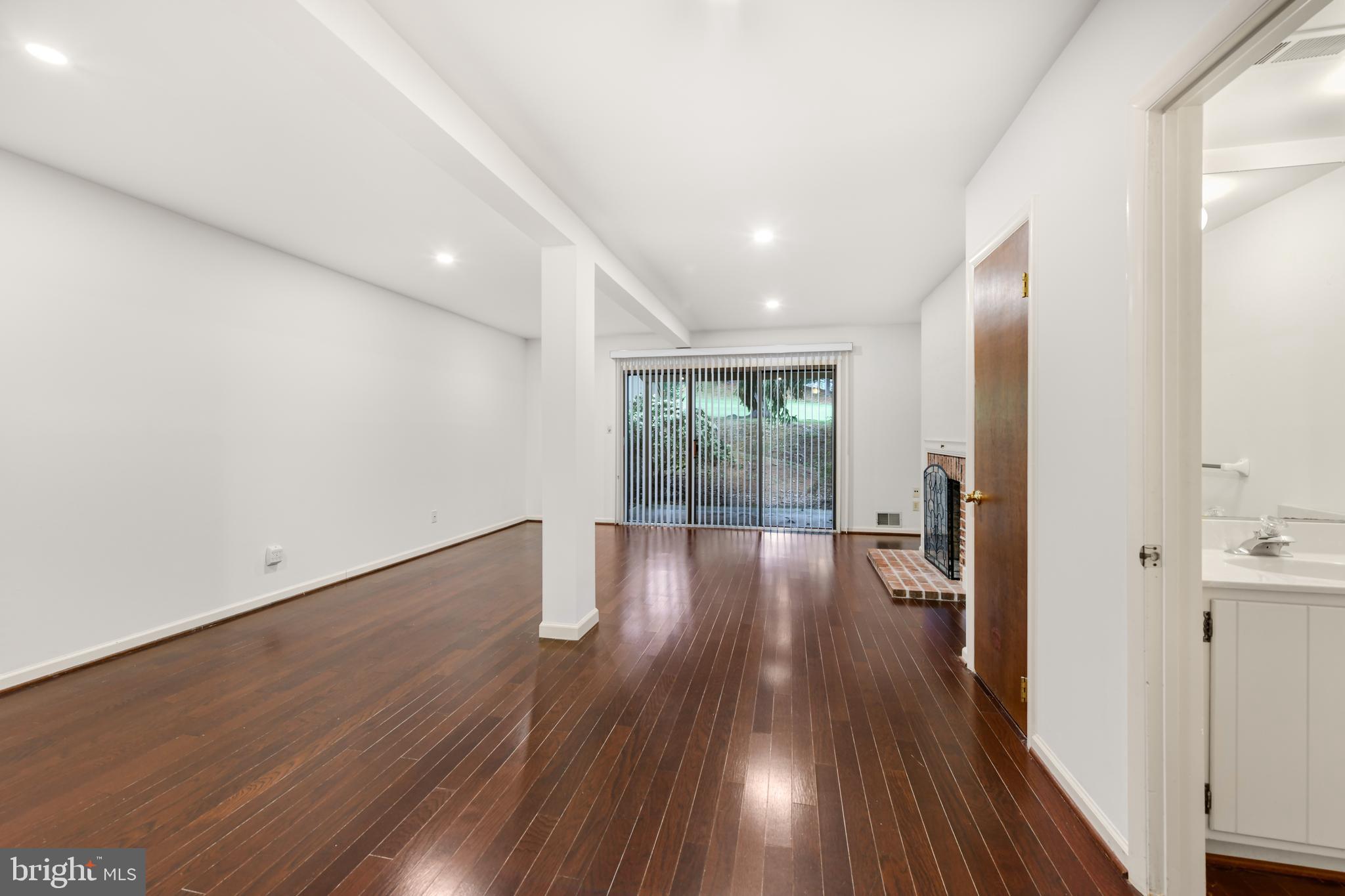 FLYING HILLS - Residential