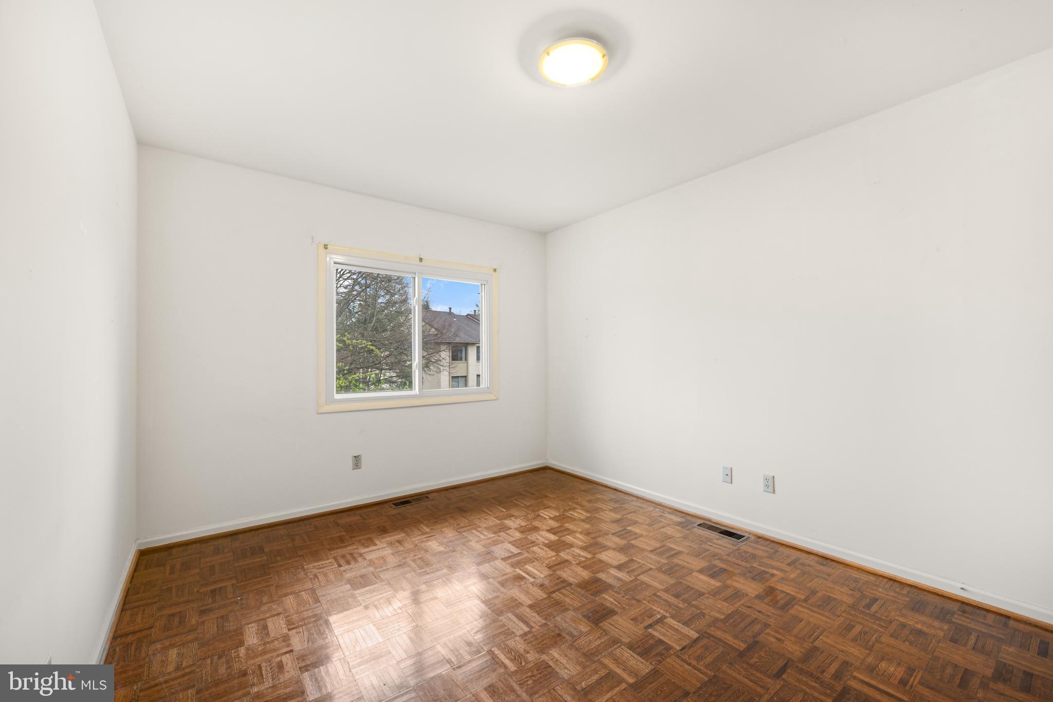 FLYING HILLS - Residential