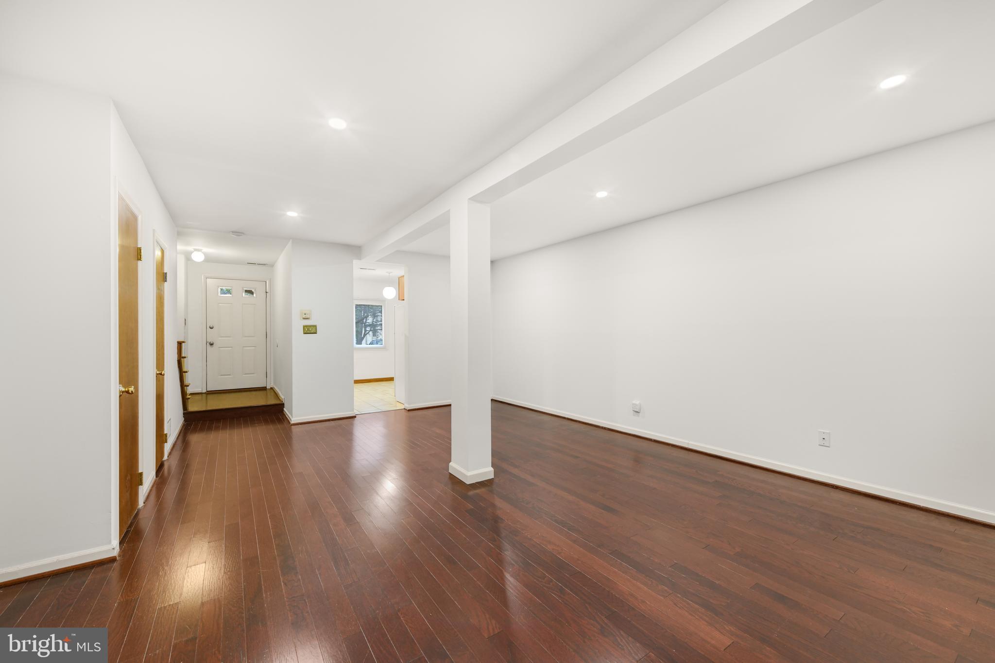 FLYING HILLS - Residential