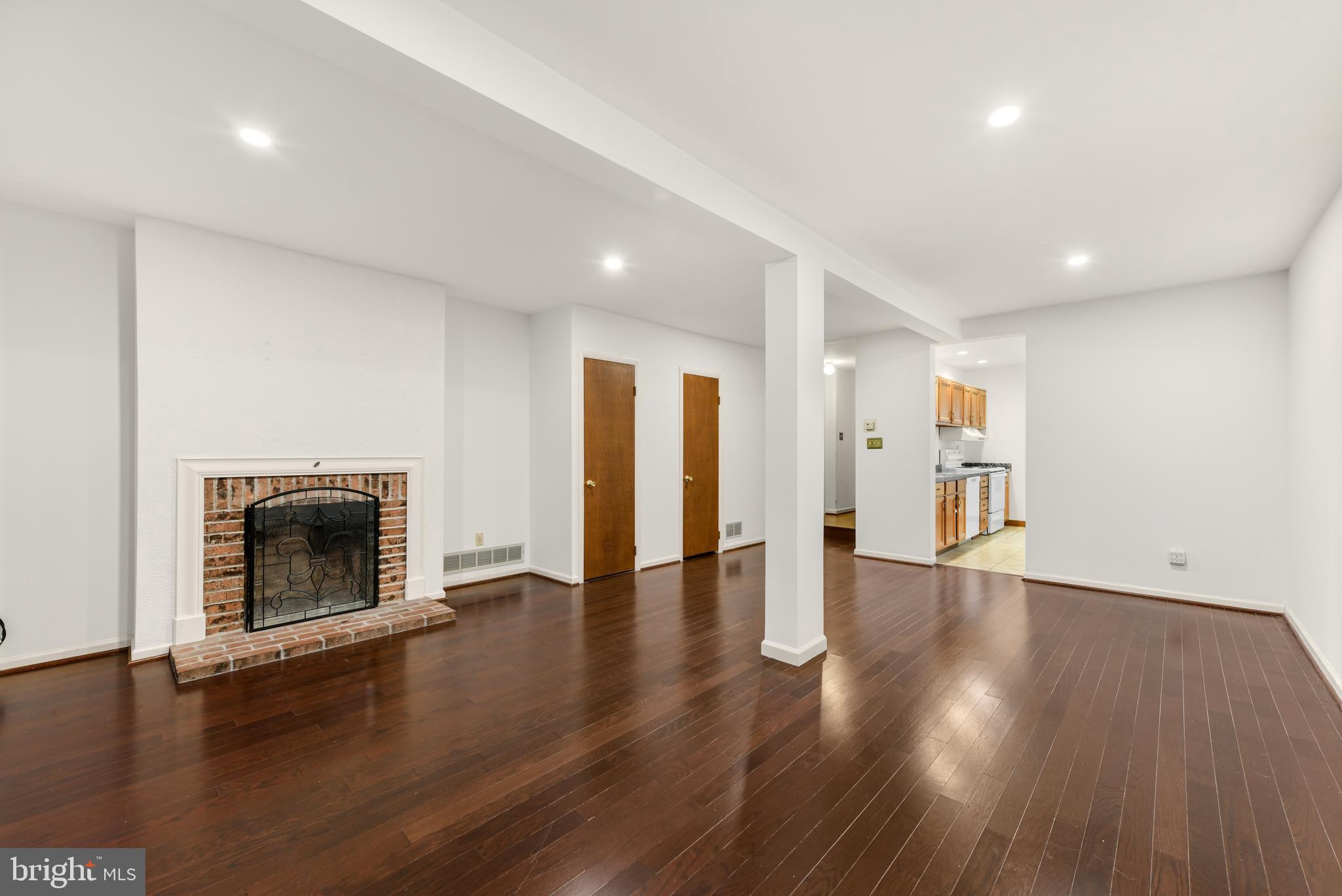 FLYING HILLS - Residential