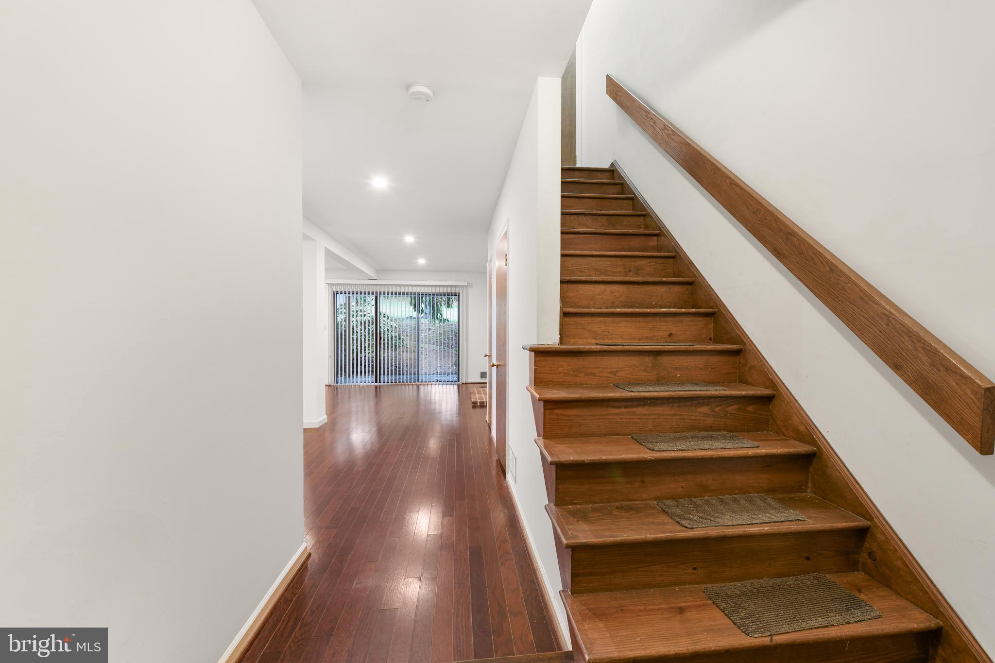 FLYING HILLS - Residential