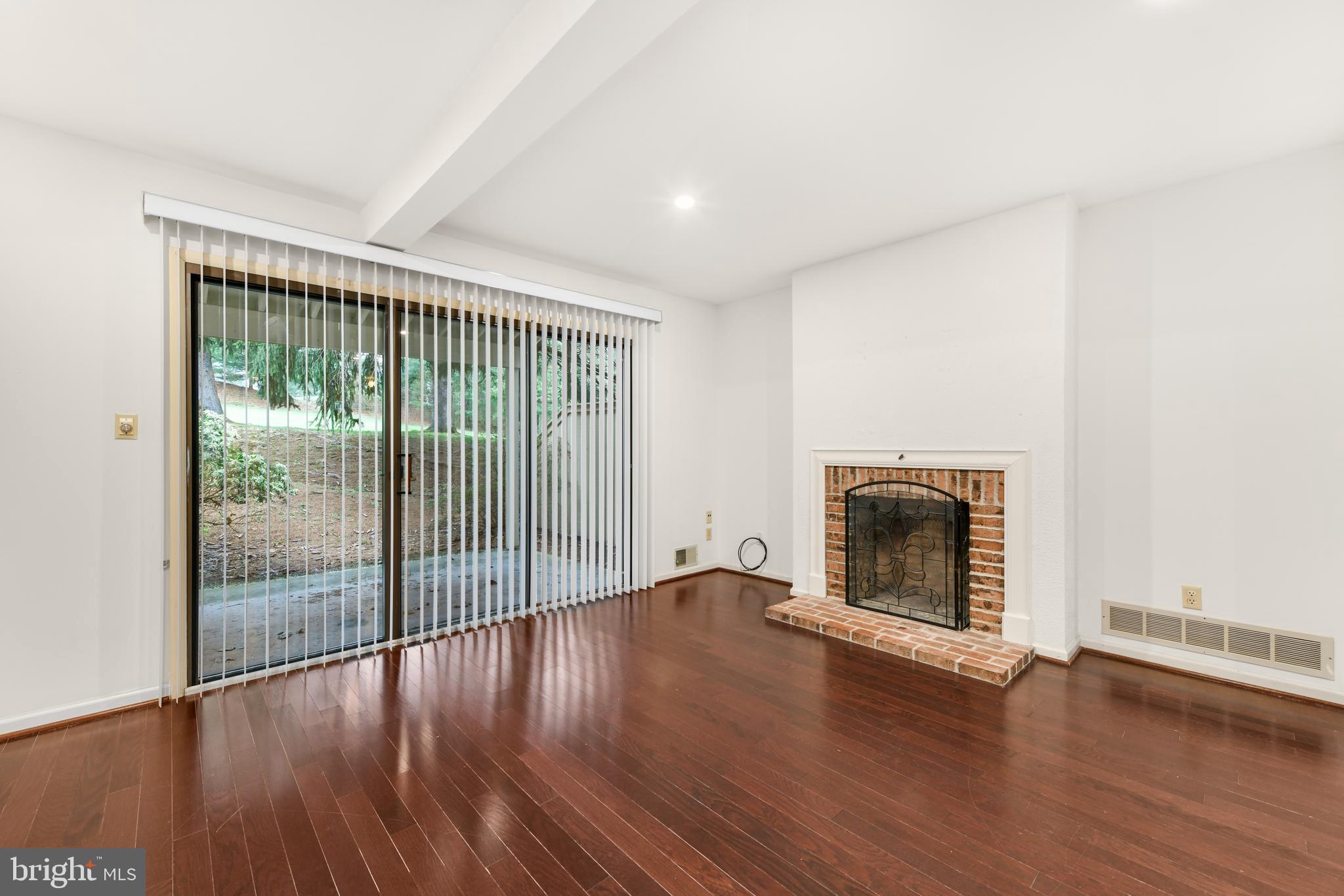 FLYING HILLS - Residential