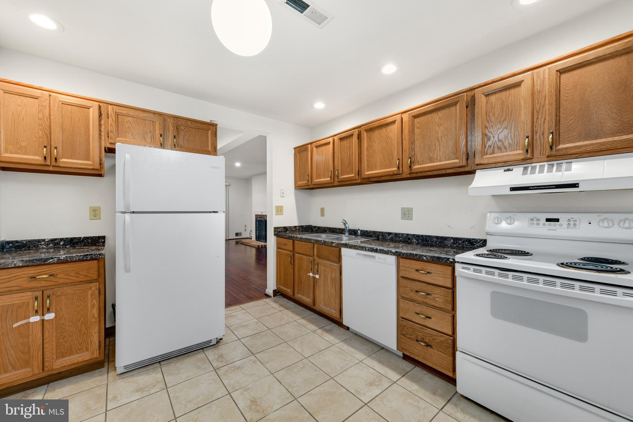 FLYING HILLS - Residential