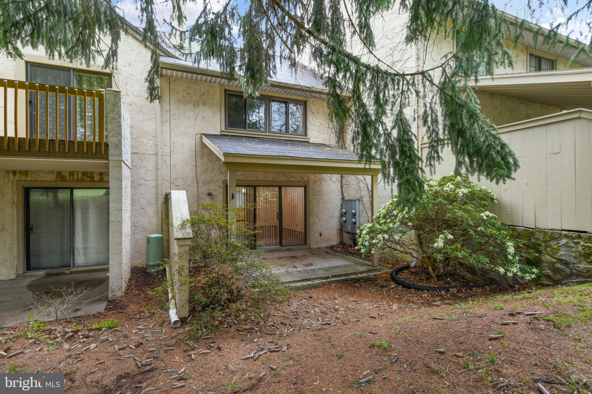 FLYING HILLS - Residential