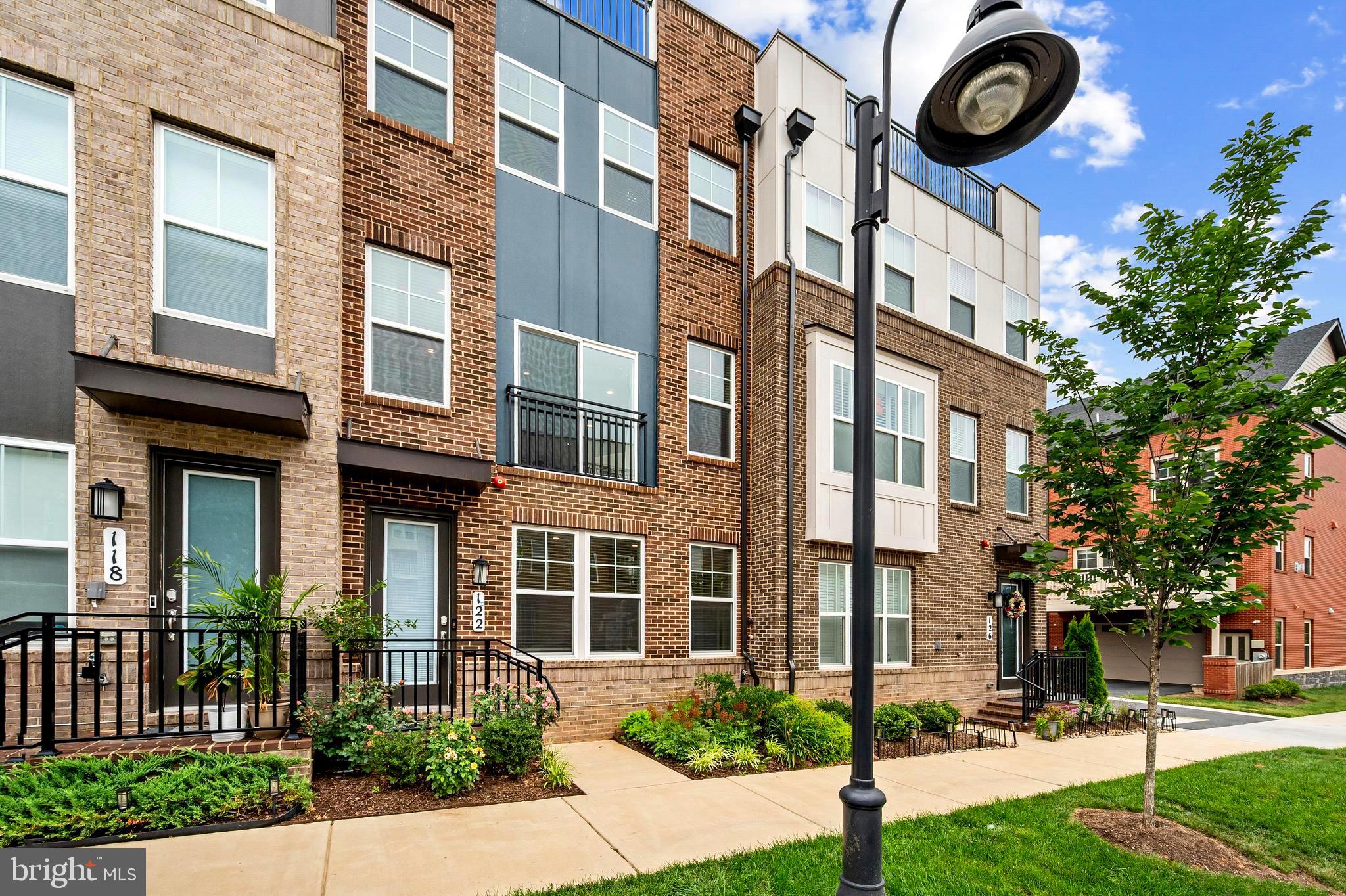 122 DICKENSON DRIVE